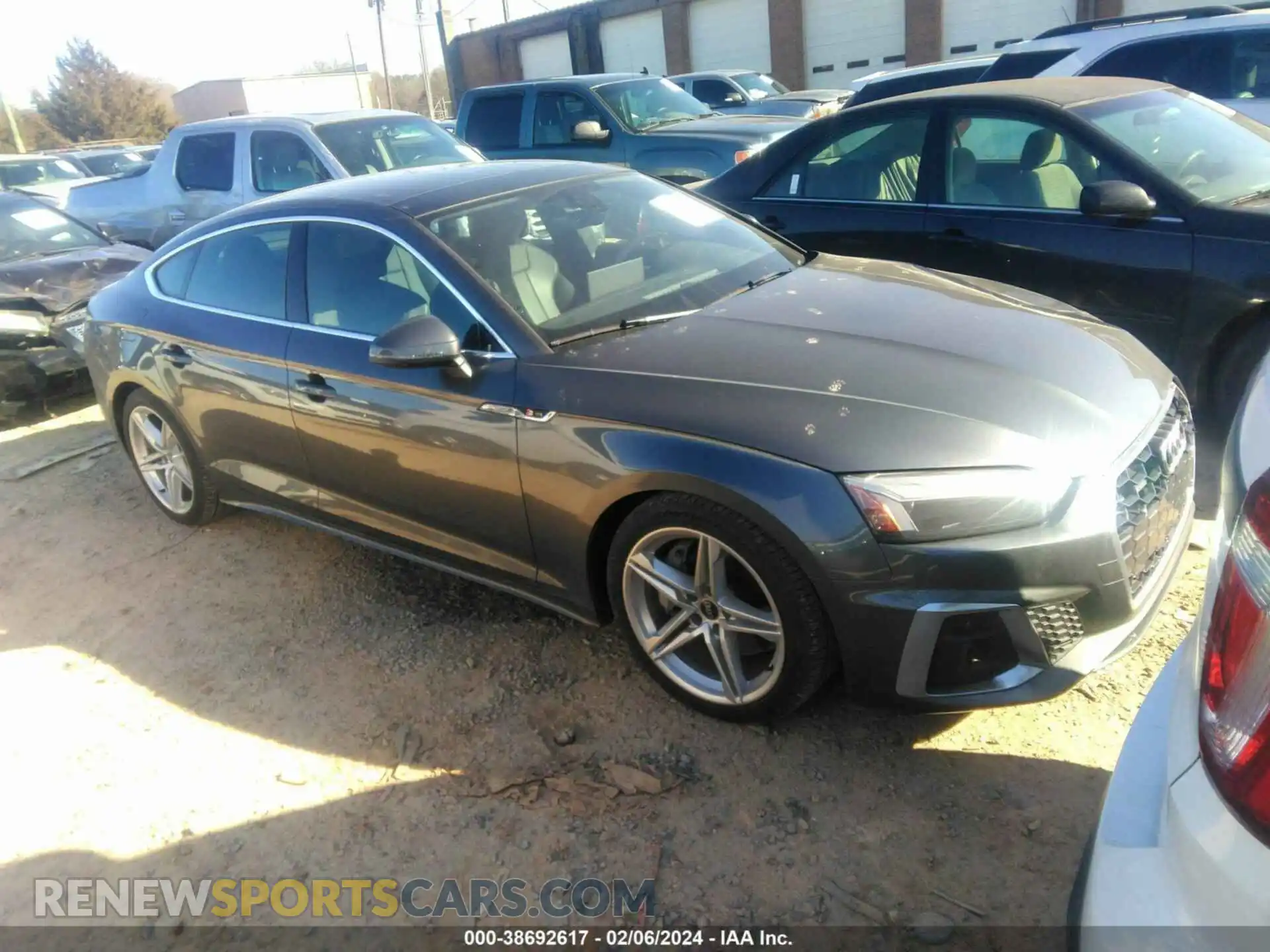 1 Фотография поврежденного автомобиля WAUFACF54MA041675 AUDI A5 SPORTBACK 2021