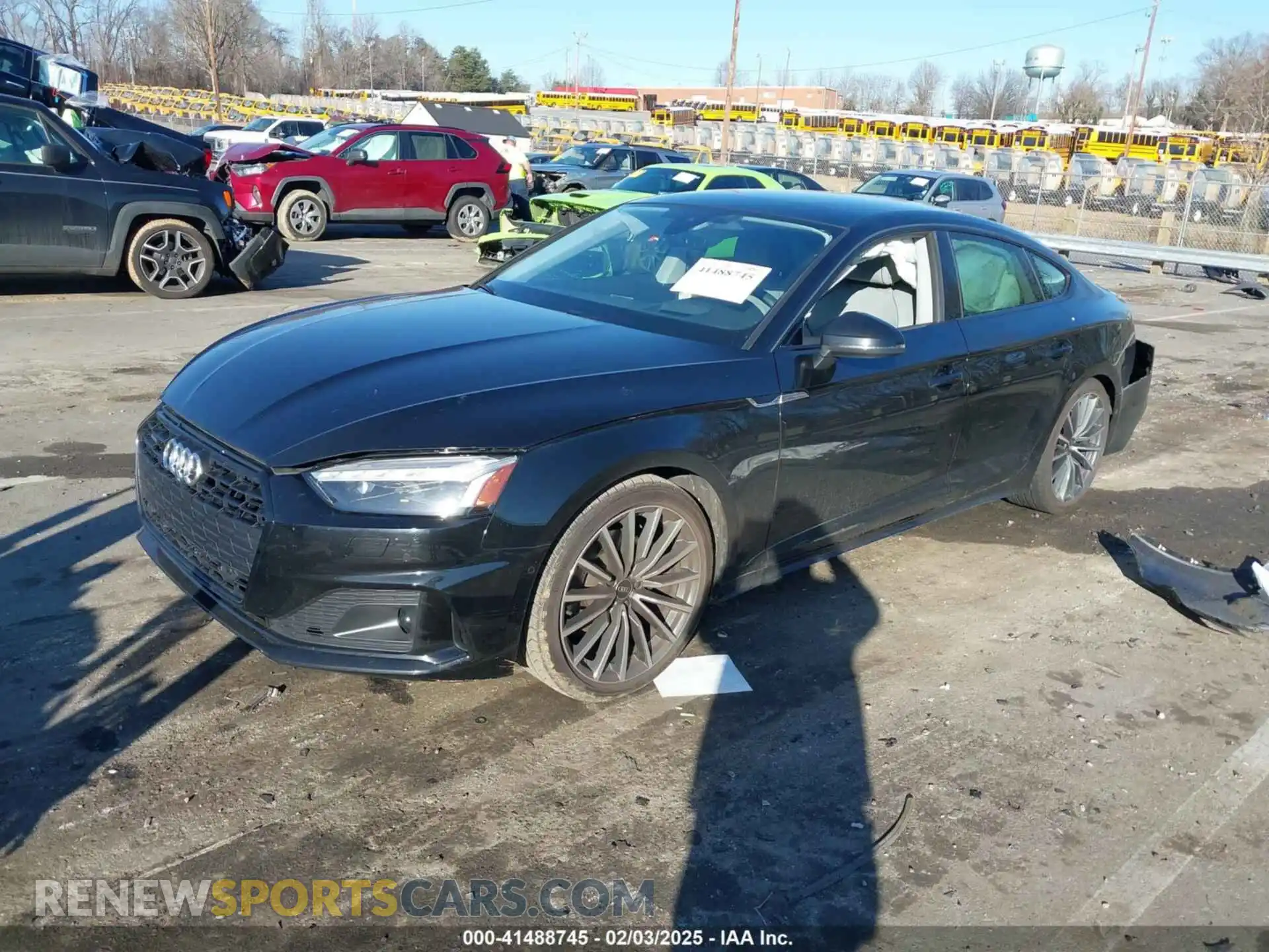 2 Фотография поврежденного автомобиля WAUBBCF58NA037318 AUDI A5 SPORTBACK 2022