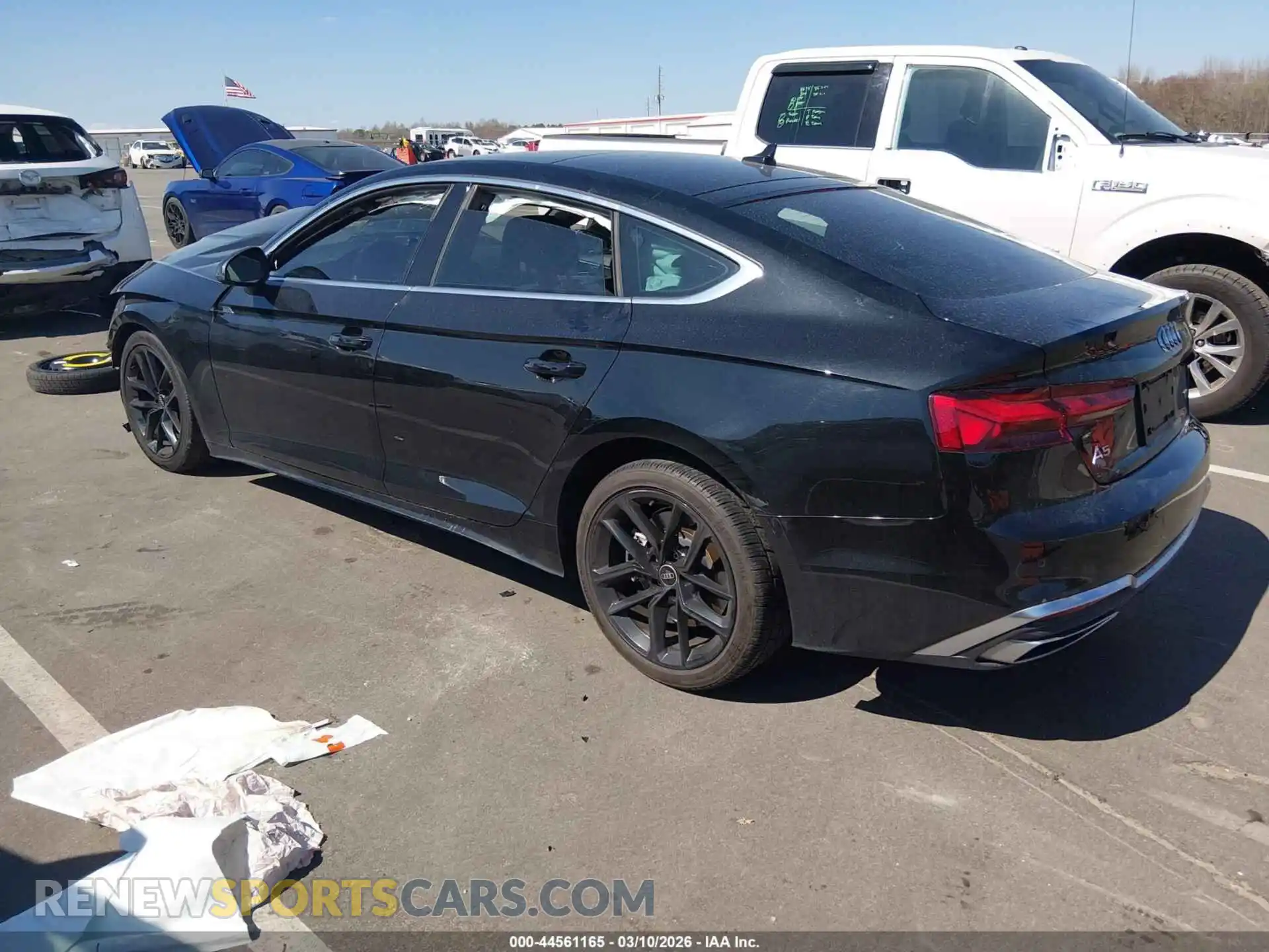 3 Фотография поврежденного автомобиля WAUFACF51RA007524 AUDI A5 SPORTBACK 2024