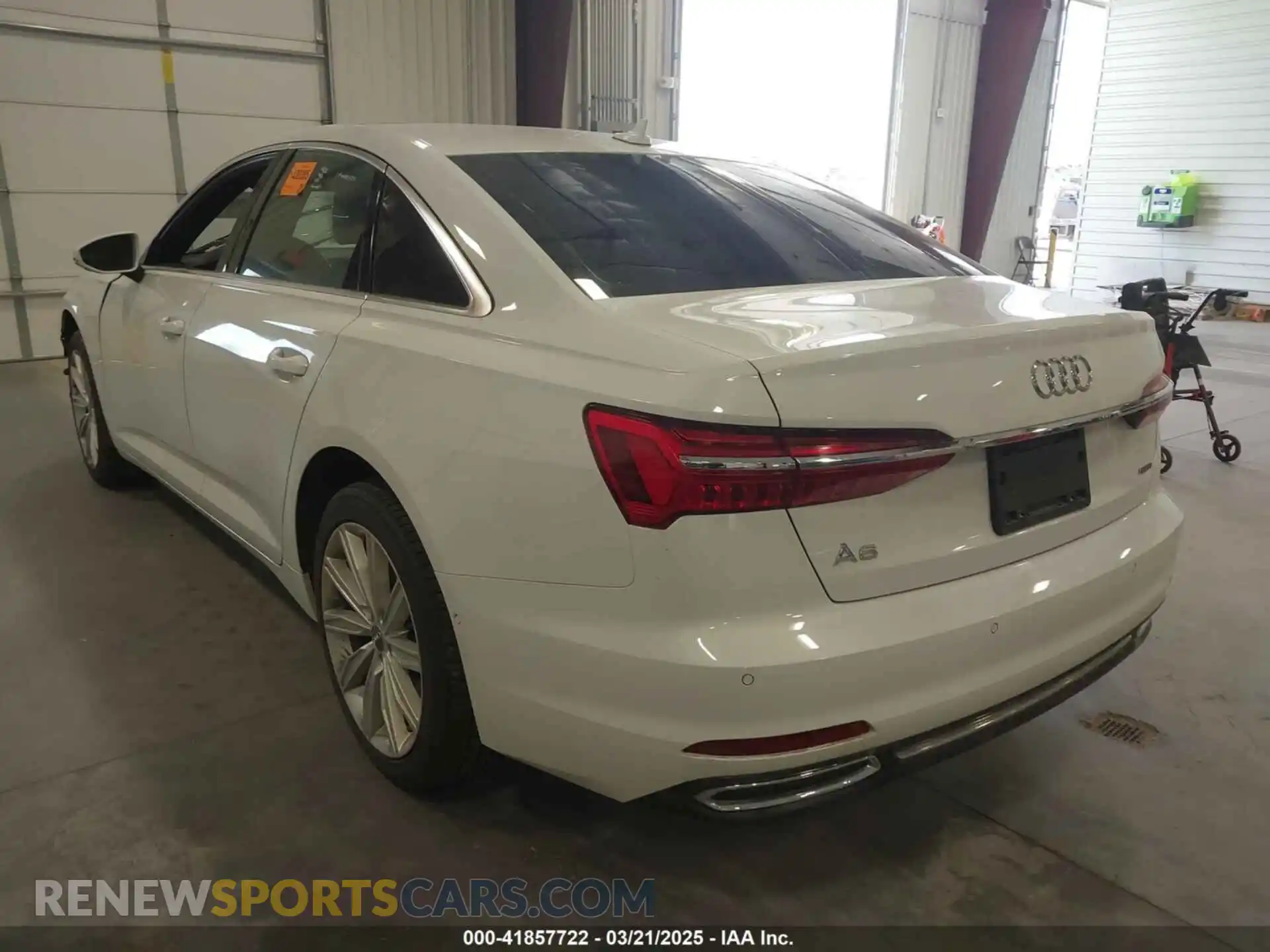 3 Photograph of a damaged car WAUE8AF25KN115936 AUDI A6 2019