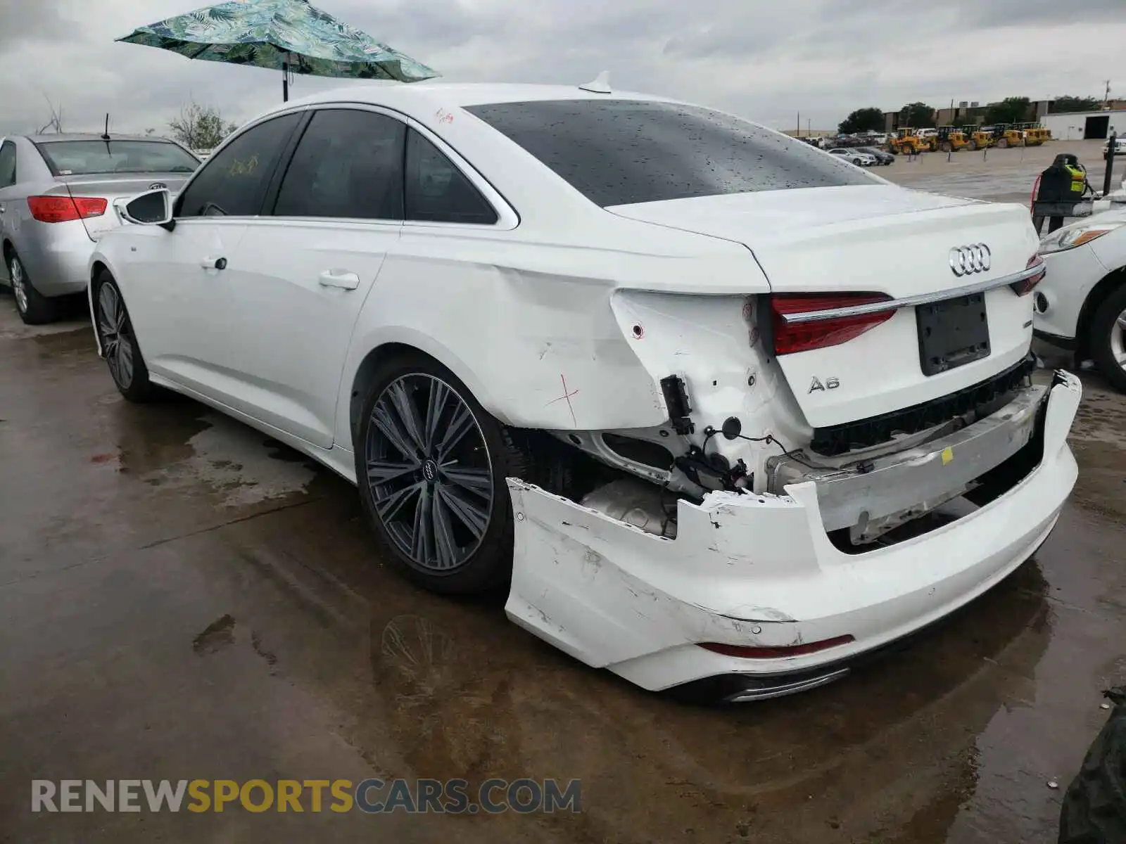 3 fotografías del automóvil dañado WAUL2AF22KN083679 AUDI A6 2019
