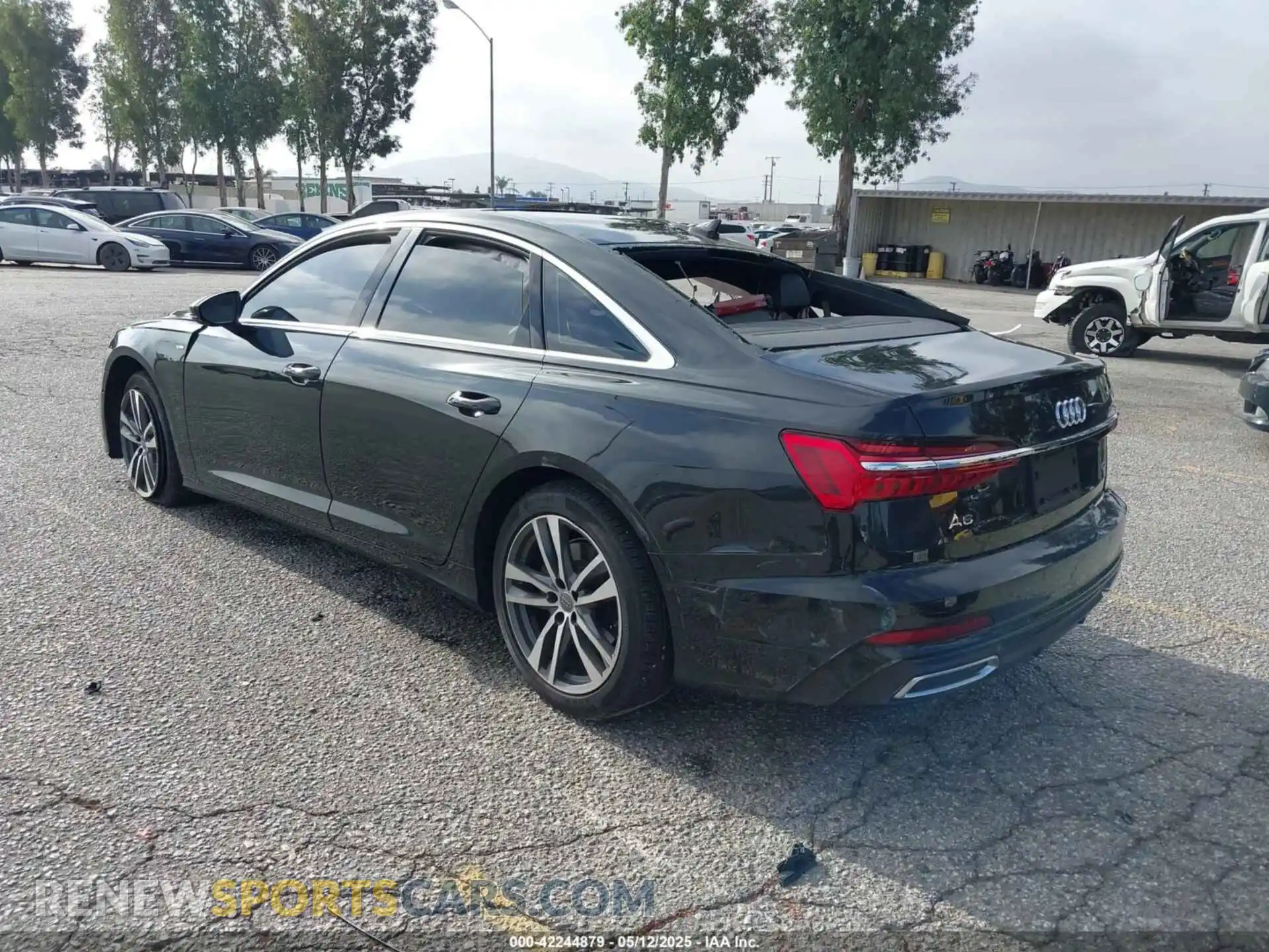 3 Photograph of a damaged car WAUL2AF26KN116506 AUDI A6 2019