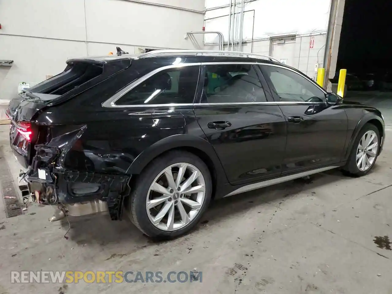 3 Photograph of a damaged car WAU92BF23LN091016 AUDI A6 2020