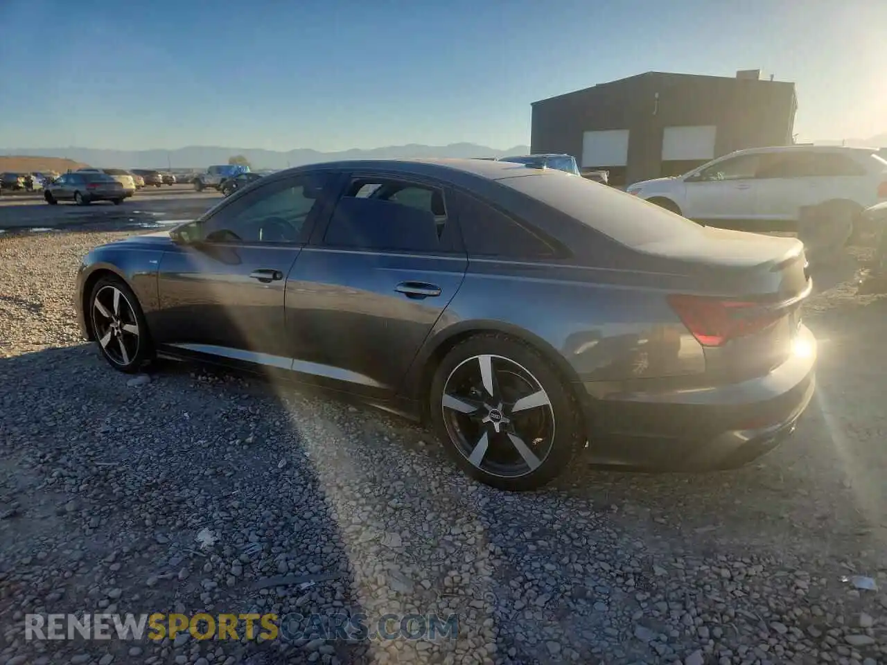 2 Фотография поврежденного автомобиля WAUL2AF2XMN056331 AUDI A6 2021