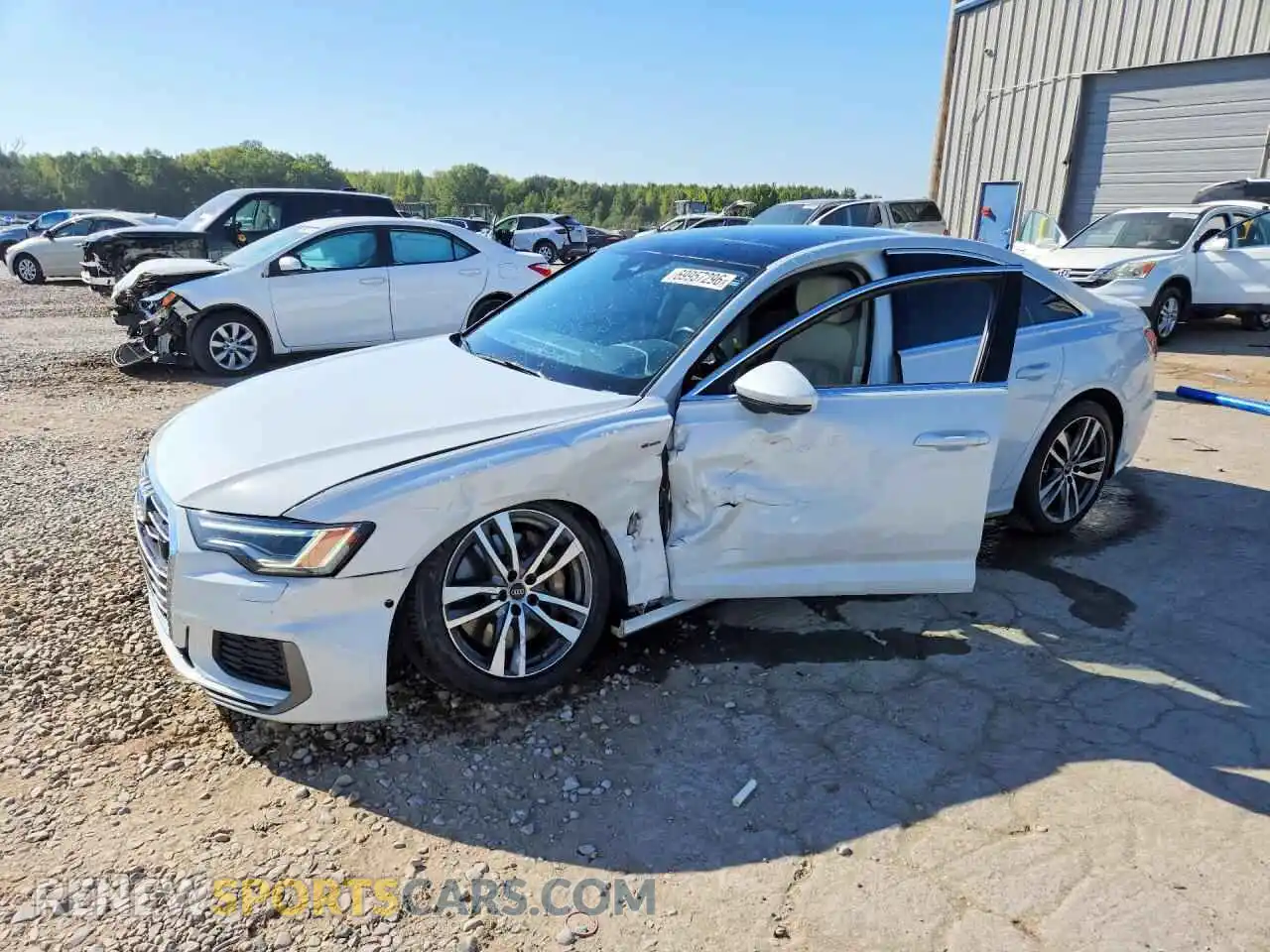 1 Фотография поврежденного автомобиля WAUL2BF29NN061611 AUDI A6 2022