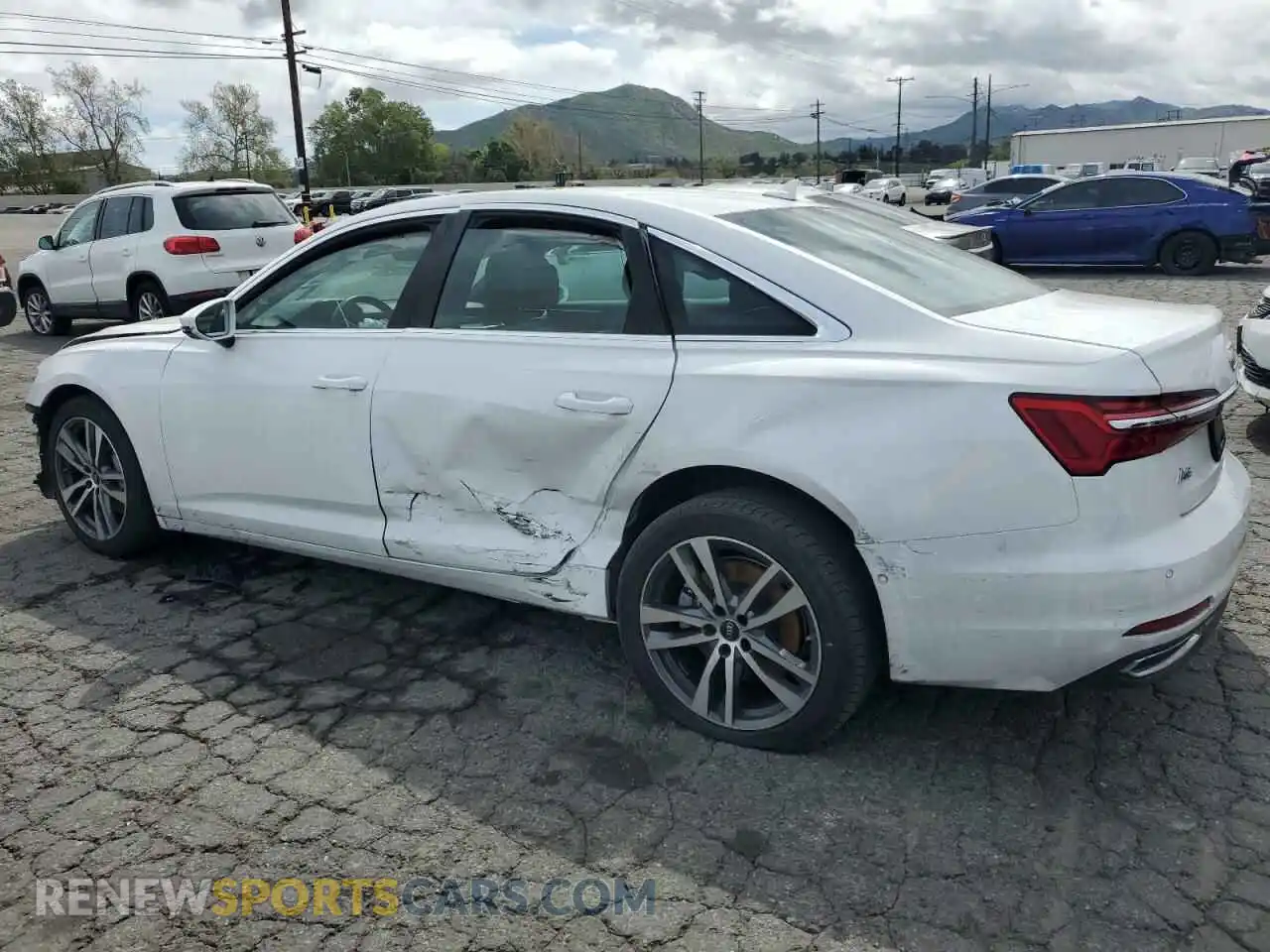 2 fotografías del automóvil dañado WAUD3BF2XPN018657 AUDI A6 2023