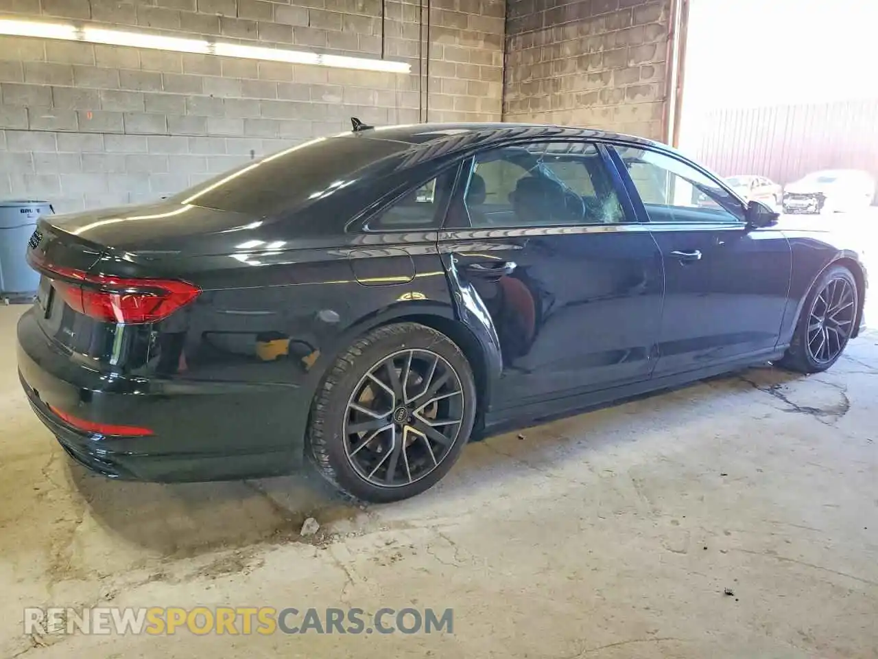 3 fotografías del automóvil dañado WAU8DAF82MN017589 AUDI A8 2021