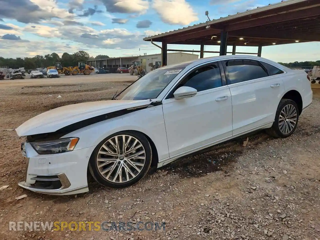 1 Фотография поврежденного автомобиля WAU8DAF88MN008198 AUDI A8 2021