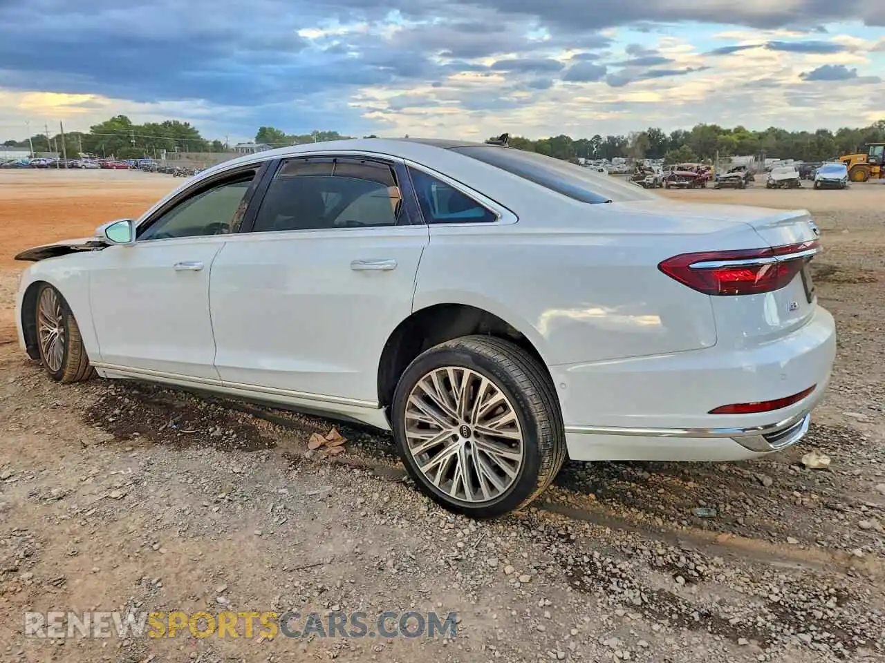 2 Фотография поврежденного автомобиля WAU8DAF88MN008198 AUDI A8 2021