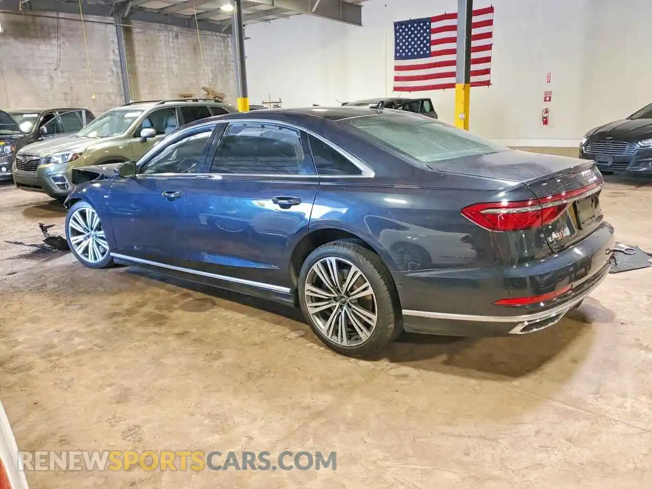 2 fotografías del automóvil dañado WAU8EAF85MN017969 AUDI A8 2021