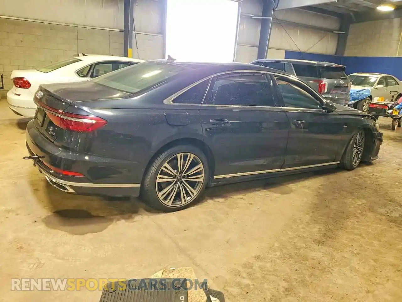 3 fotografías del automóvil dañado WAU8EAF85MN017969 AUDI A8 2021