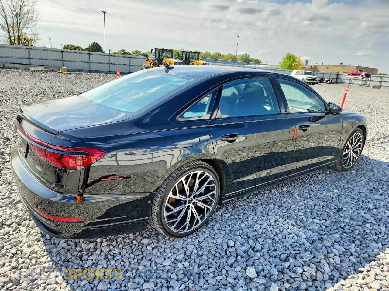 3 fotografías del automóvil dañado WAULDAF88PN015196 AUDI A8 2023