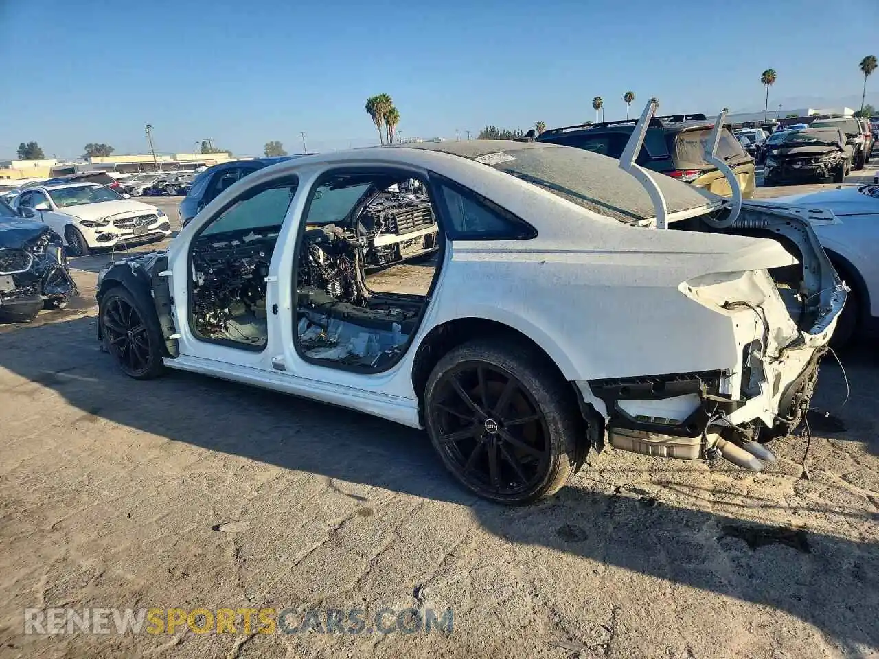 2 Фотография поврежденного автомобиля WAULDAF80RN002218 AUDI A8 2024