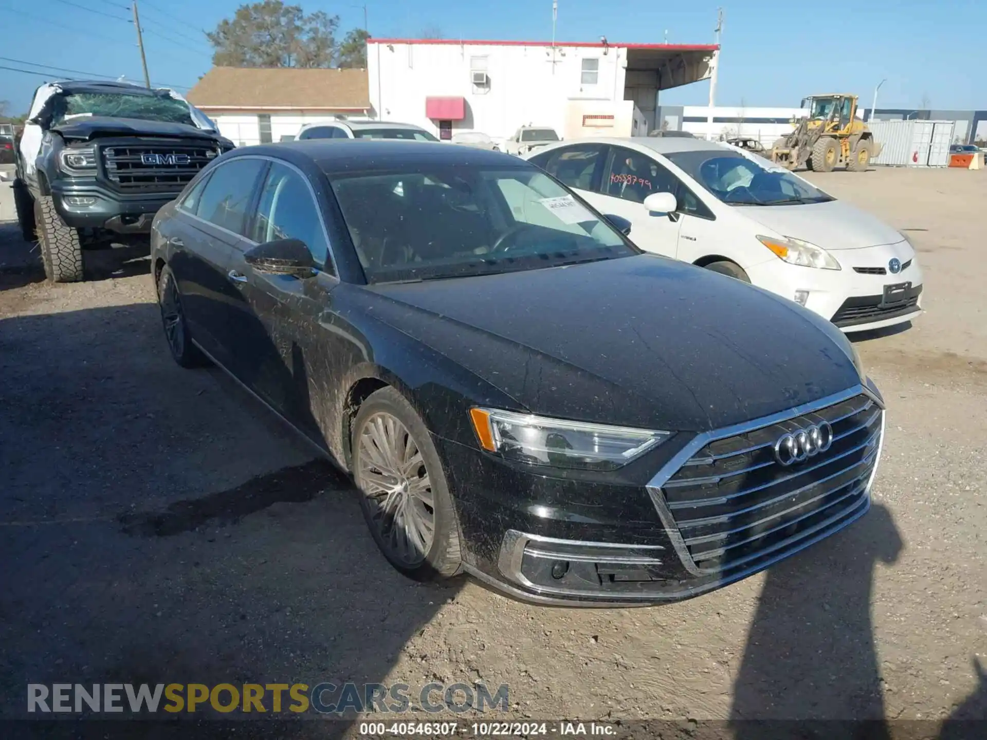1 Фотография поврежденного автомобиля WAU8DAF81KN018259 AUDI A8 L 2019