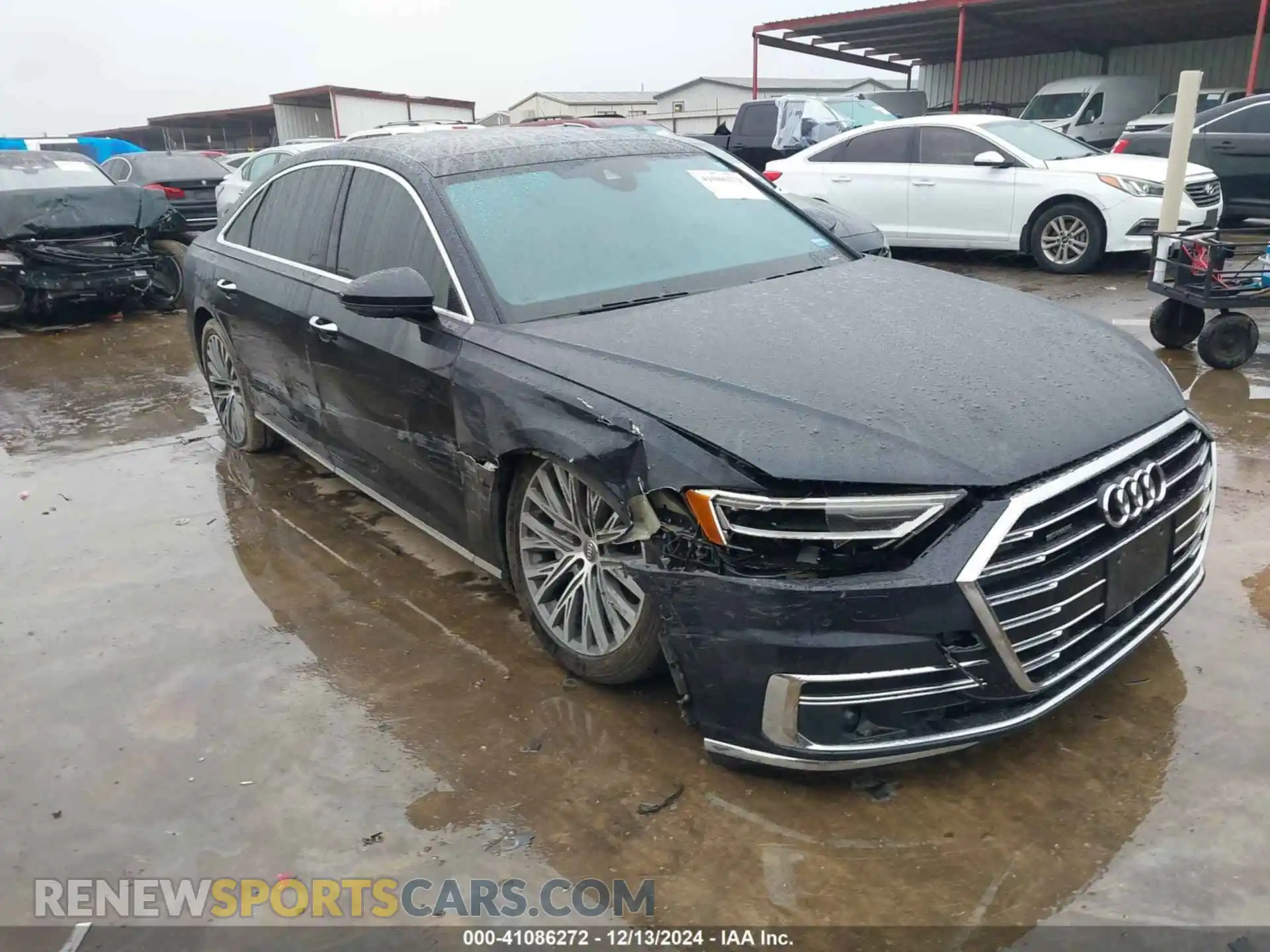 1 Фотография поврежденного автомобиля WAU8DAF82KN004676 AUDI A8 L 2019
