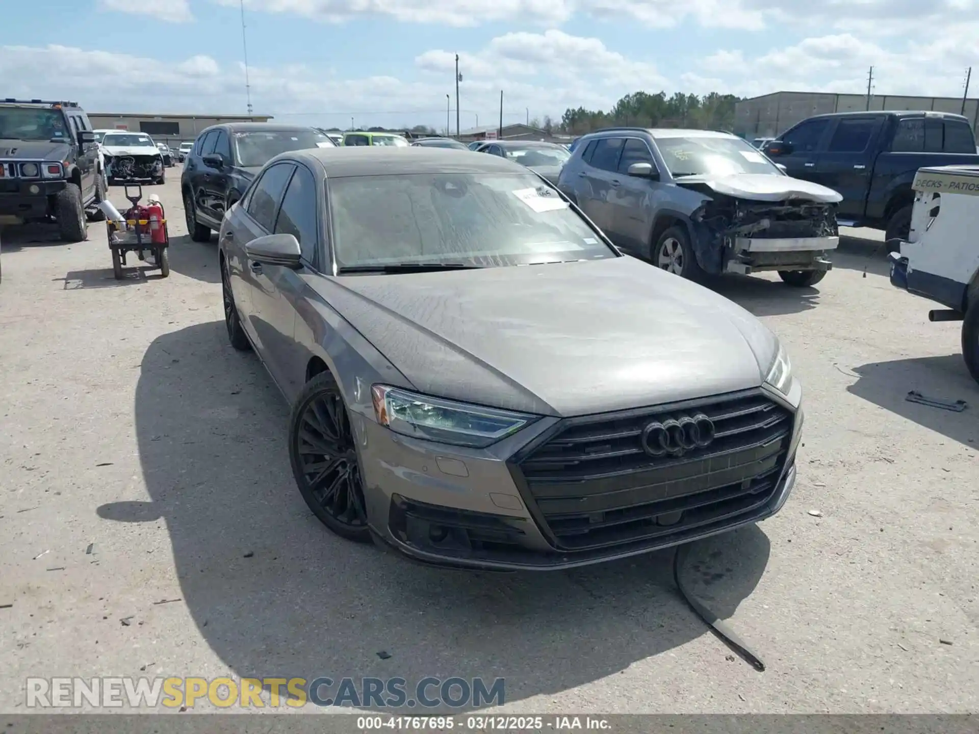 1 Фотография поврежденного автомобиля WAU8DAF89KN010314 AUDI A8 L 2019