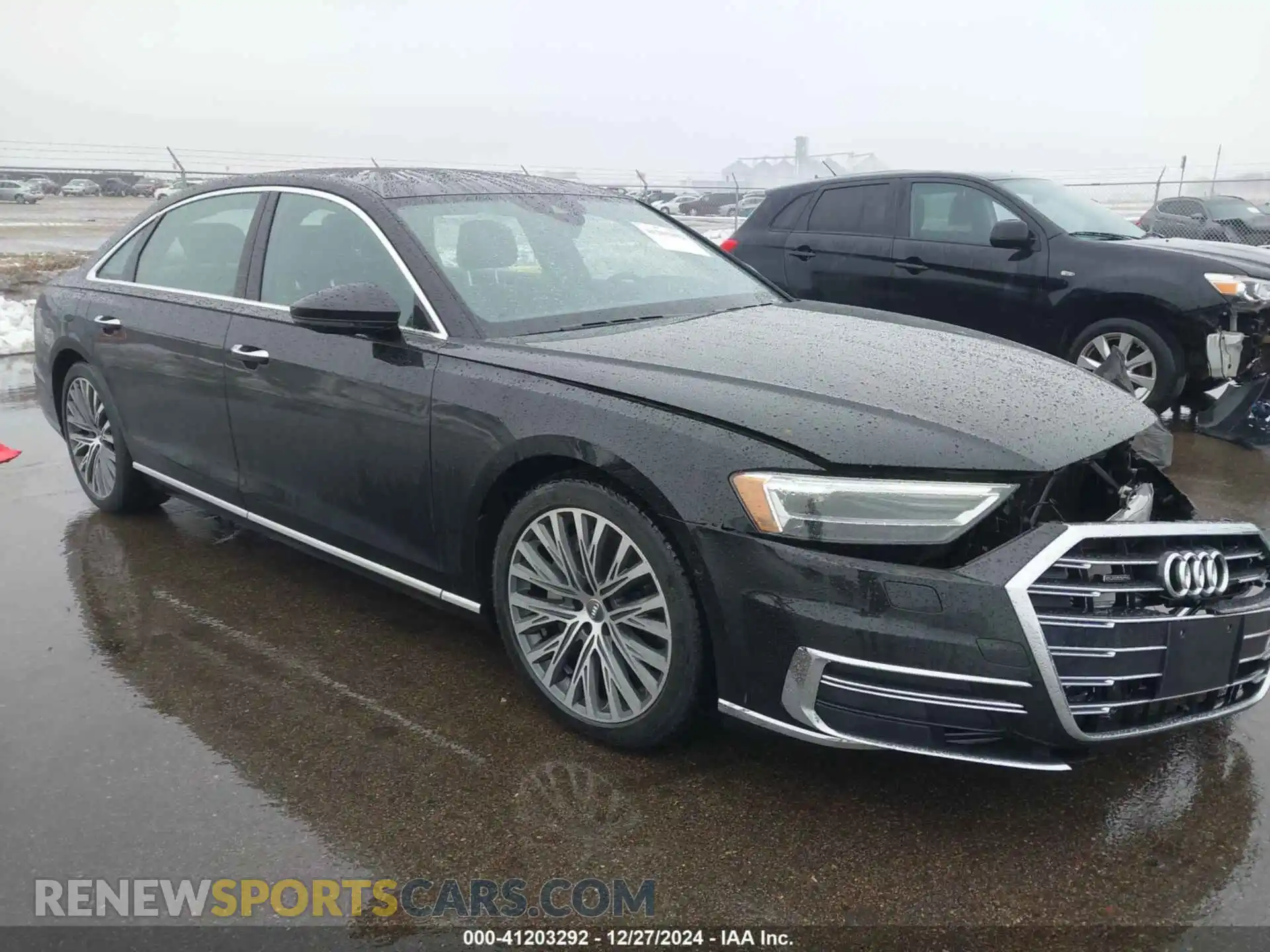 1 Фотография поврежденного автомобиля WAU8DAF8XKN018289 AUDI A8 L 2019