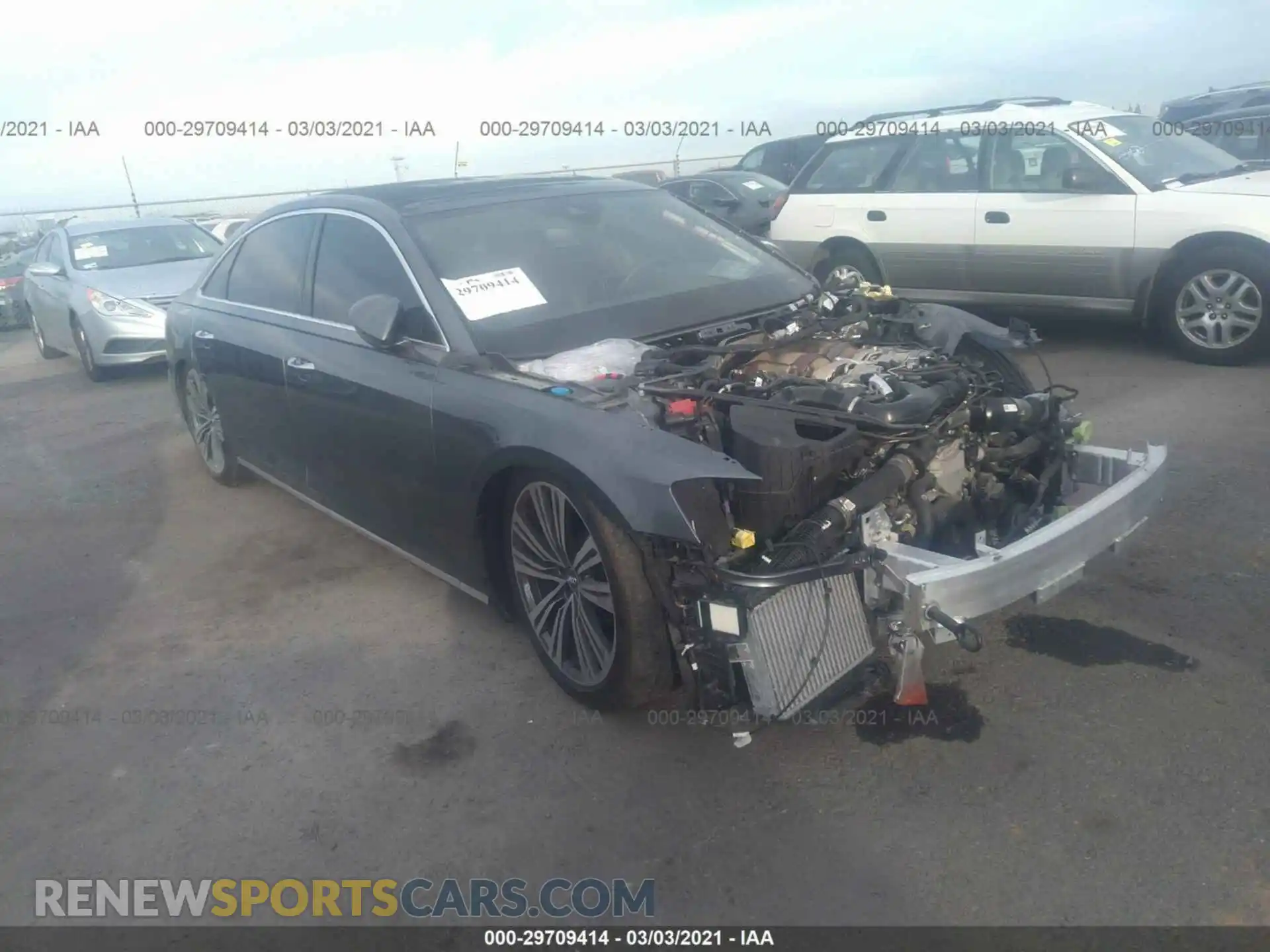 1 Фотография поврежденного автомобиля WAU8EAF83KN024254 AUDI A8 L 2019