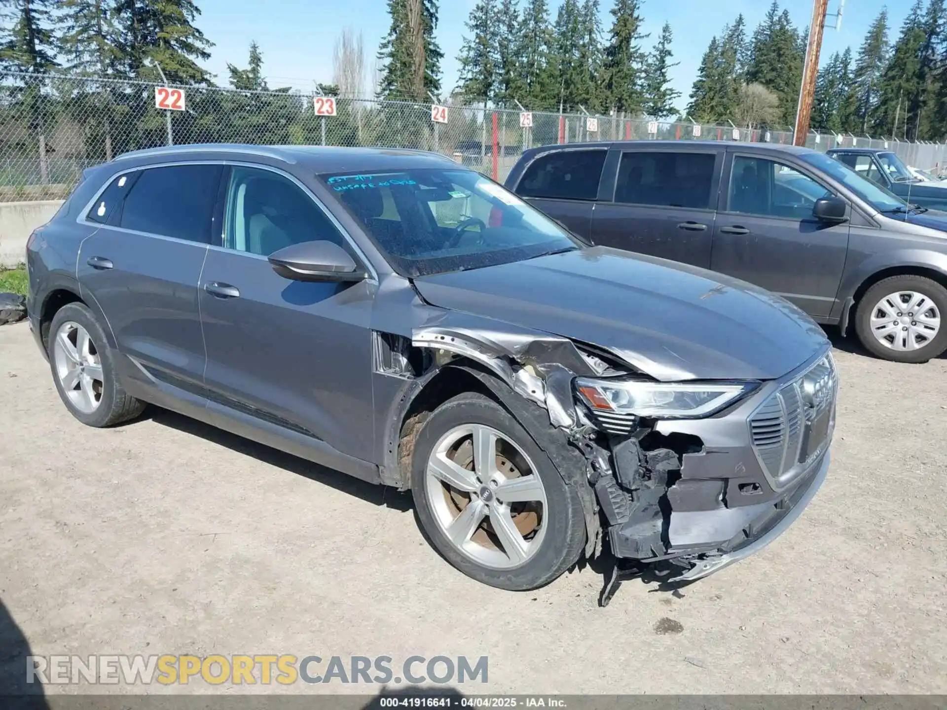 1 Фотография поврежденного автомобиля WA1LAAGE4KB012574 AUDI E-TRON 2019