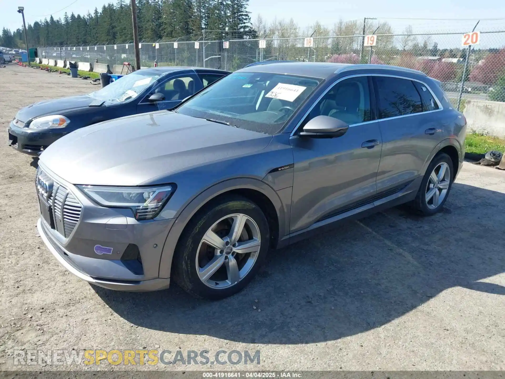 2 Фотография поврежденного автомобиля WA1LAAGE4KB012574 AUDI E-TRON 2019