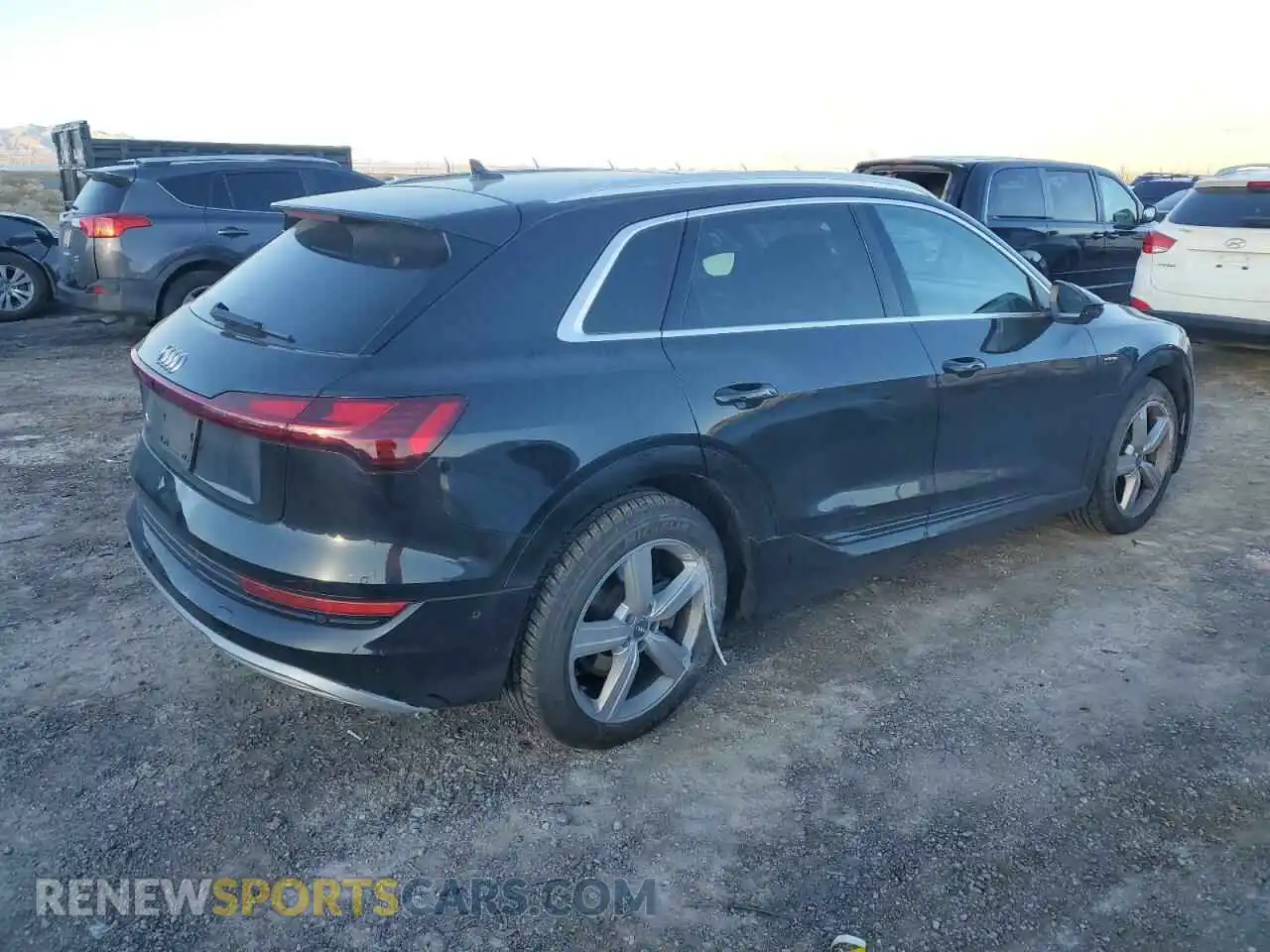 3 fotografías del automóvil dañado WA1LABGE3KB022227 AUDI E-TRON 2019