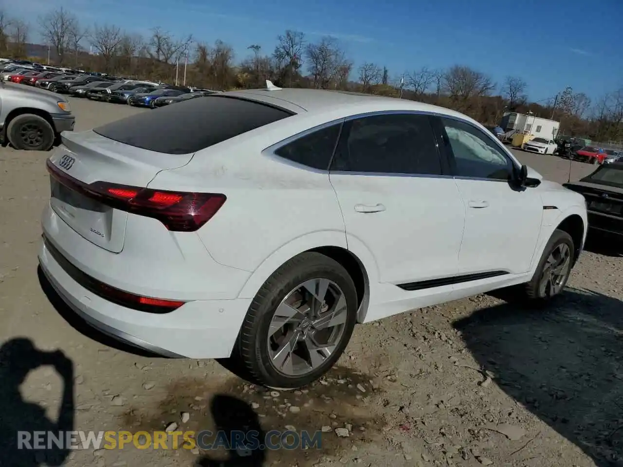 3 Фотография поврежденного автомобиля WA12ABGE4LB035209 AUDI E-TRON 2020