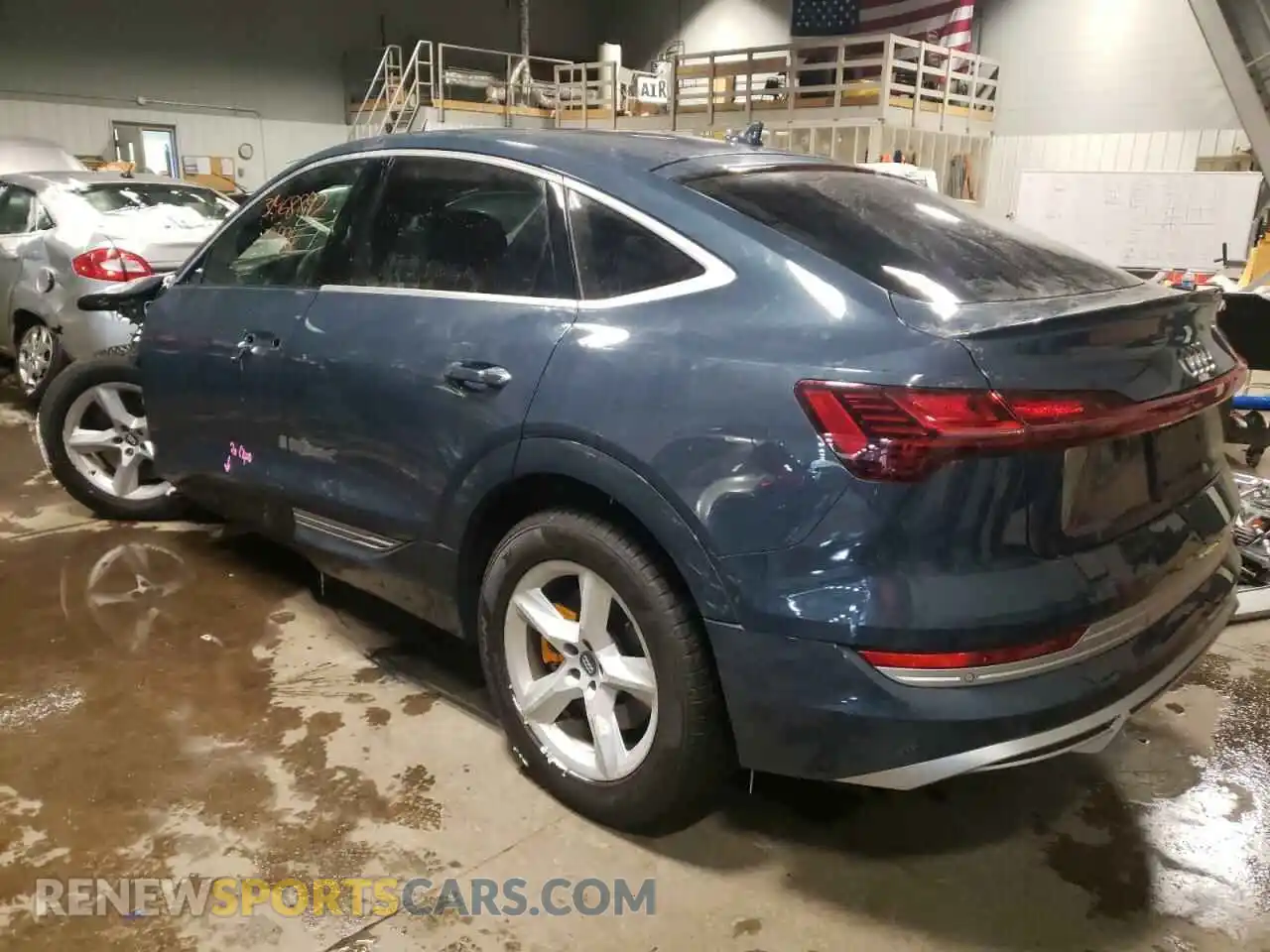 3 Photograph of a damaged car WA13ABGE9LB033833 AUDI E-TRON 2020