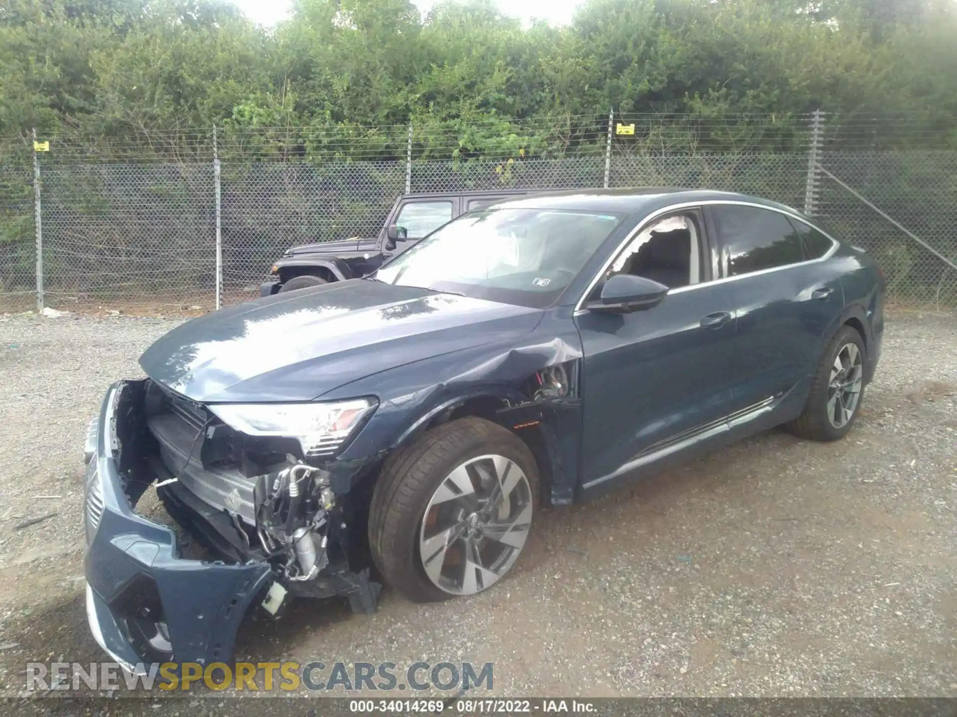 2 fotografías del automóvil dañado WA13AAGE7MB004259 AUDI E-TRON 2021