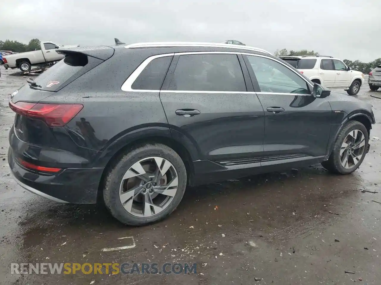 3 Photograph of a damaged car WA1AAAGE0MB023789 AUDI E-TRON 2021