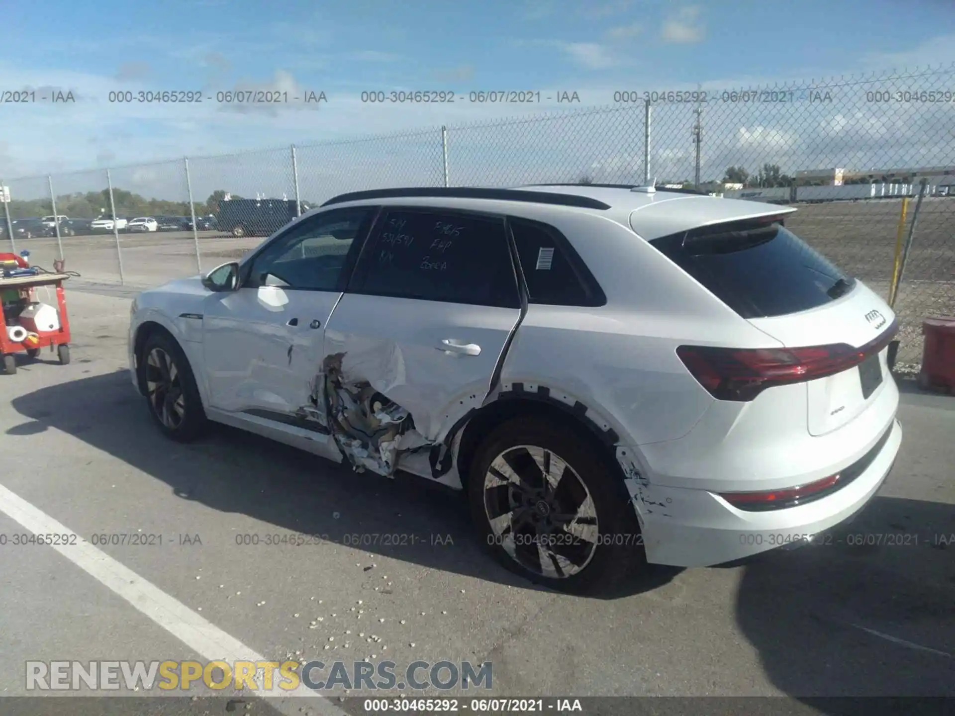 3 Photograph of a damaged car WA1AAAGE9MB009597 AUDI E-TRON 2021