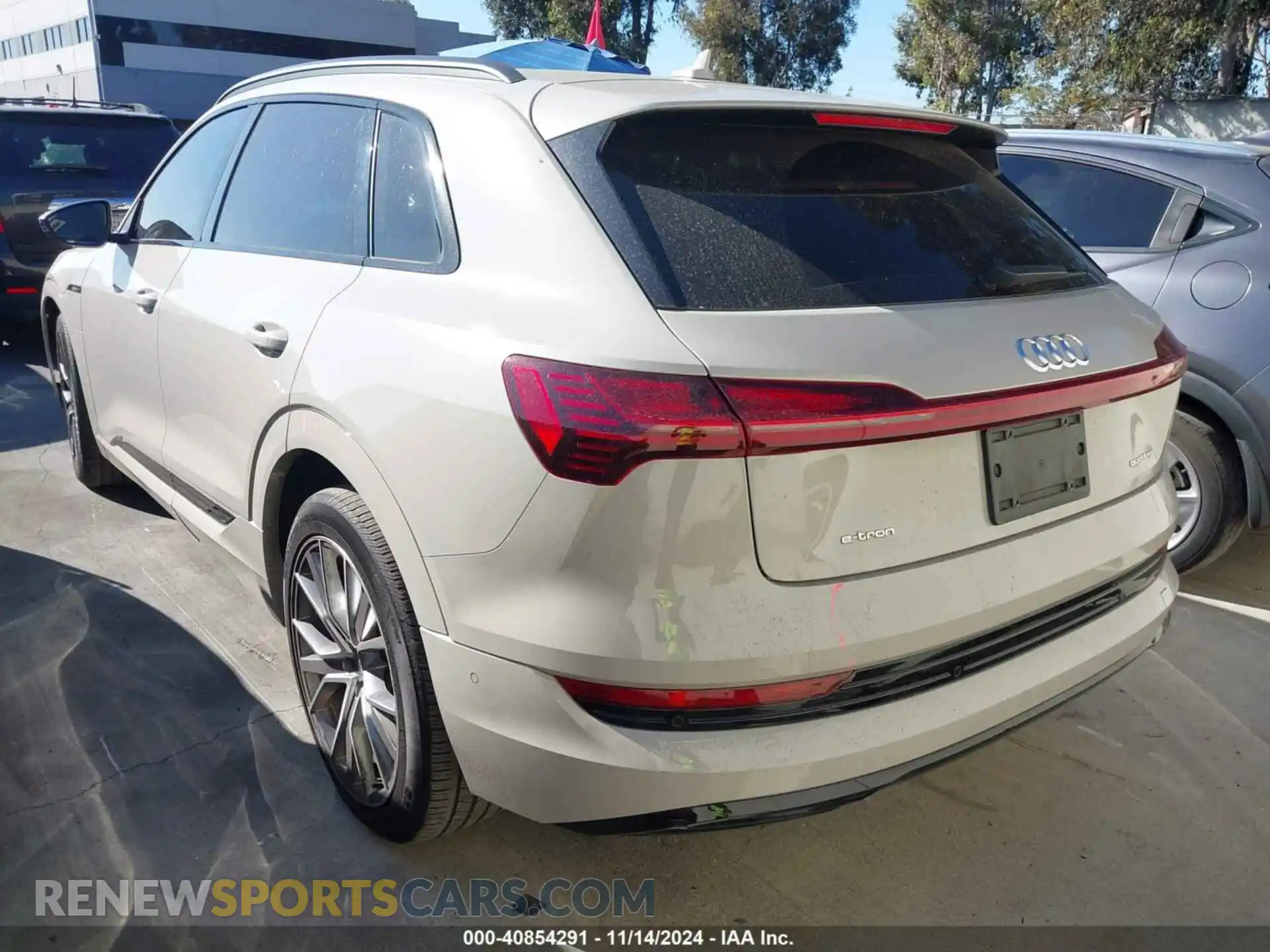 3 fotografías del automóvil dañado WA1VAAGE8MB014744 AUDI E-TRON 2021