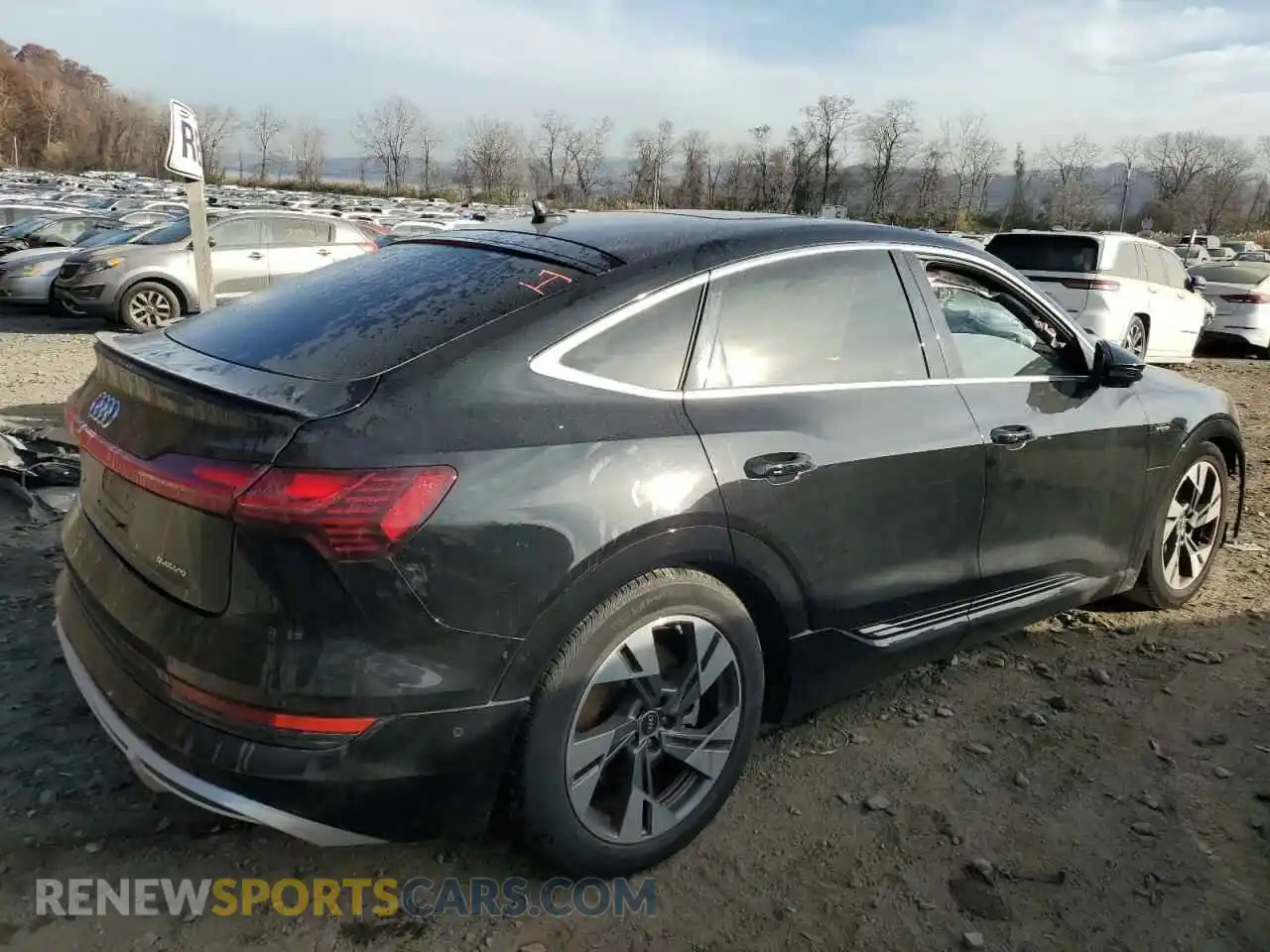 3 Photograph of a damaged car WA12AAGE2NB041104 AUDI E-TRON 2022