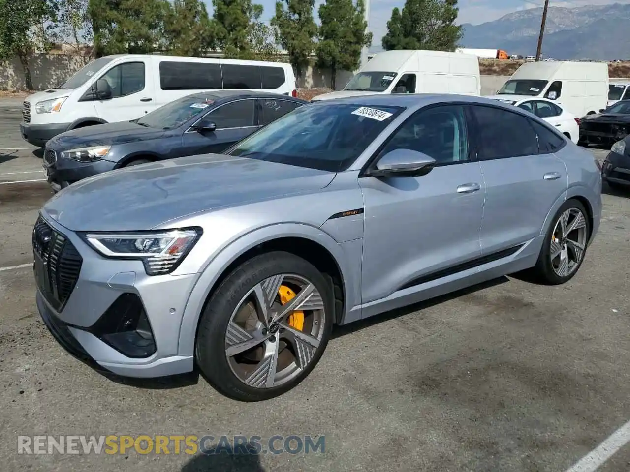 1 Photograph of a damaged car WA13AAGE5NB036340 AUDI E-TRON 2022