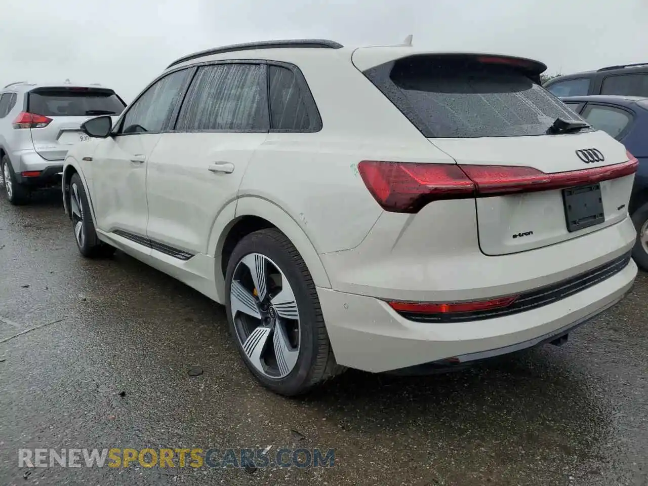 2 fotografías del automóvil dañado WA1LAAGE0NB008302 AUDI E-TRON 2022