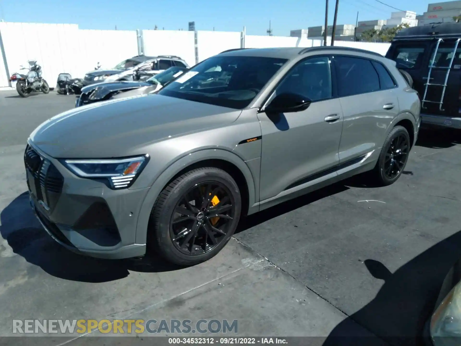2 fotografías del automóvil dañado WA1VABGE6NB041500 AUDI E-TRON 2022