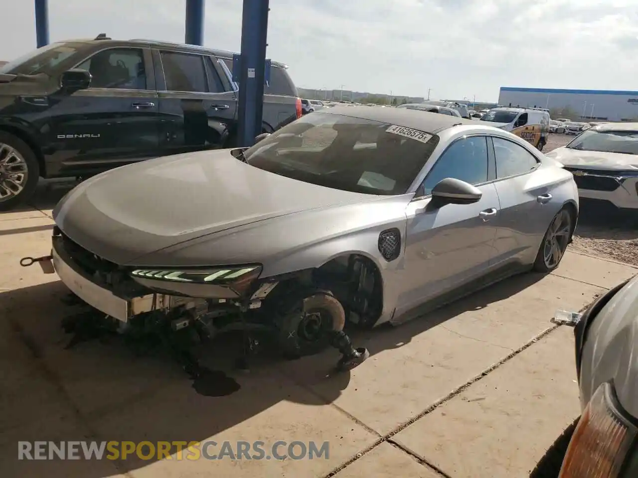 1 Photograph of a damaged car WAUDJBFW0N7003885 AUDI E-TRON GT 2022