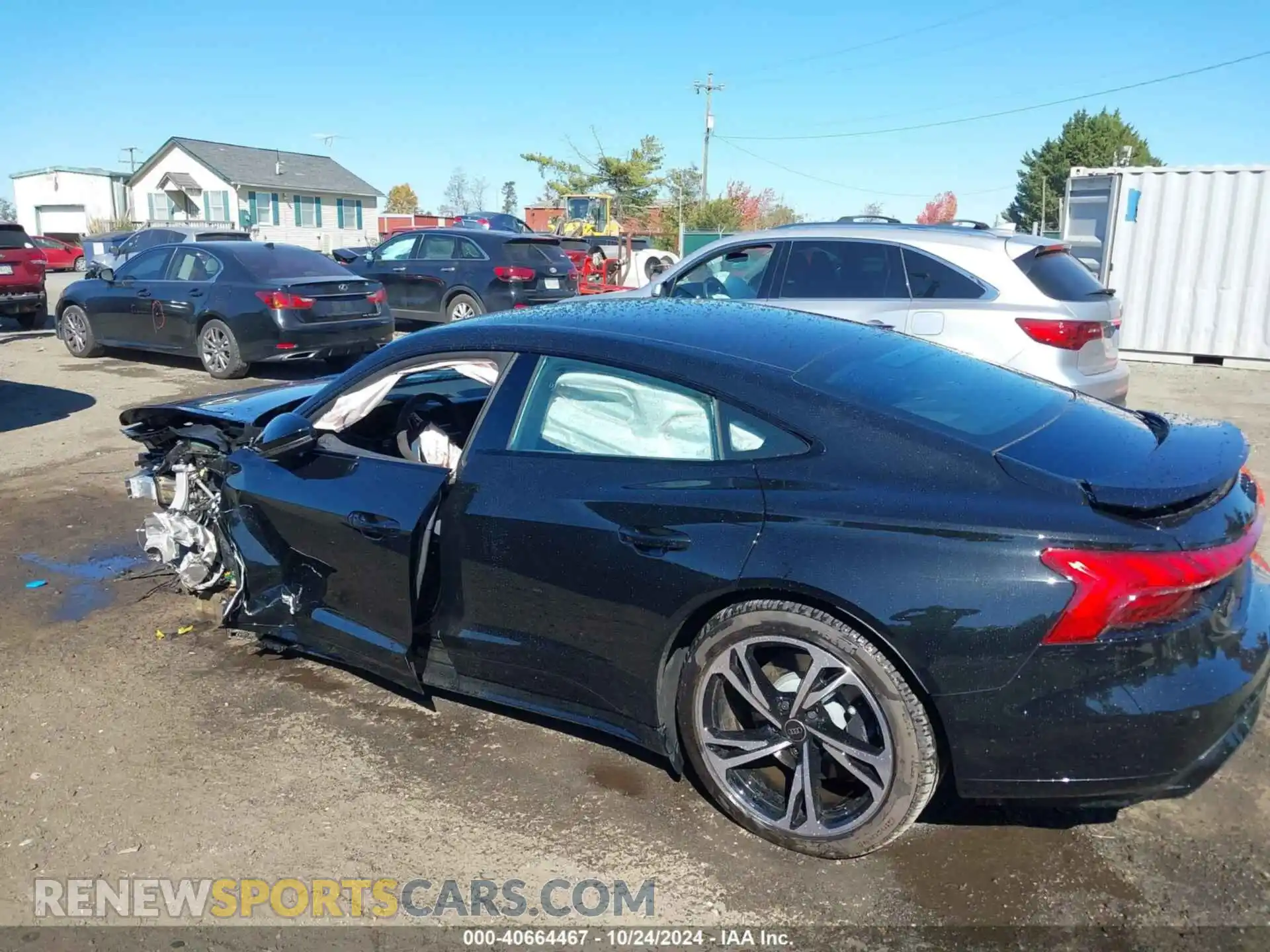 3 Photograph of a damaged car WAUCJBFW9R7003921 AUDI E-TRON GT 2024