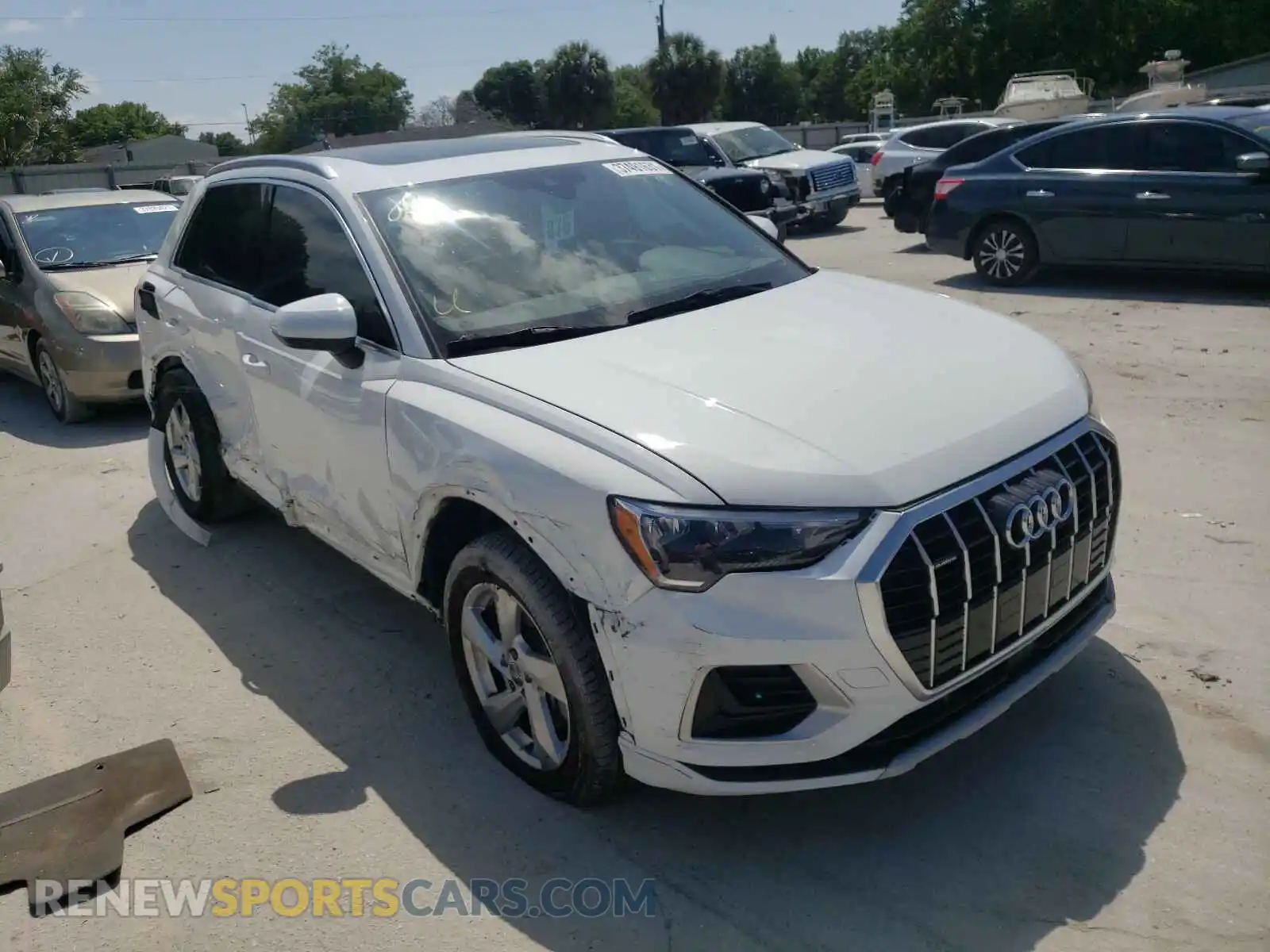 1 Photograph of a damaged car WA1AECF34K1079429 AUDI Q3 2019