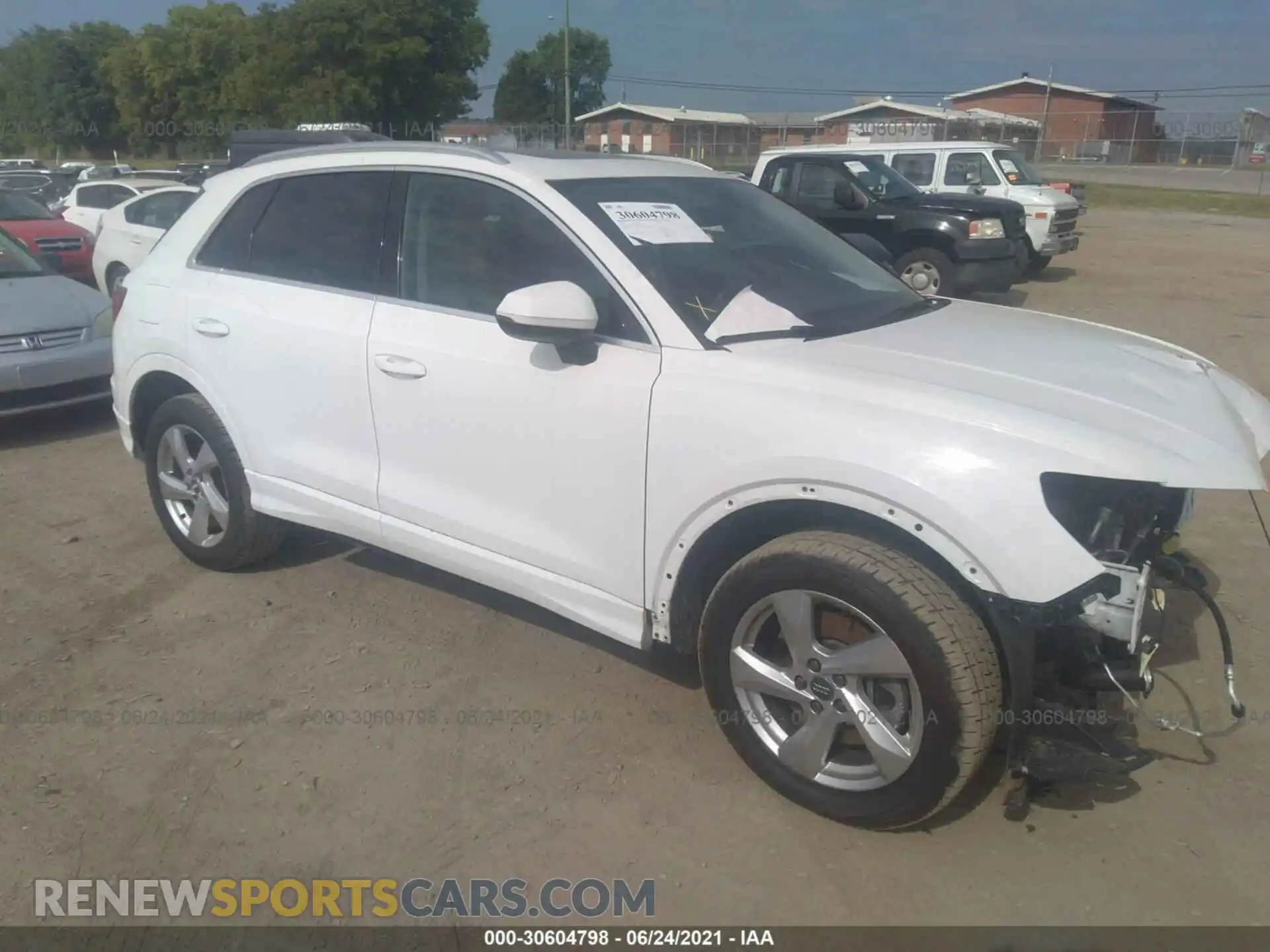 1 Photograph of a damaged car WA1AECF36K1079240 AUDI Q3 2019