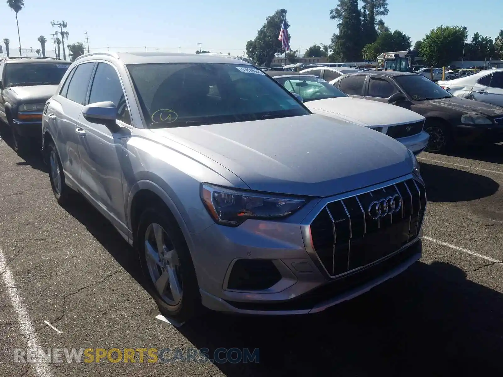 1 Photograph of a damaged car WA1AECF37K1068666 AUDI Q3 2019