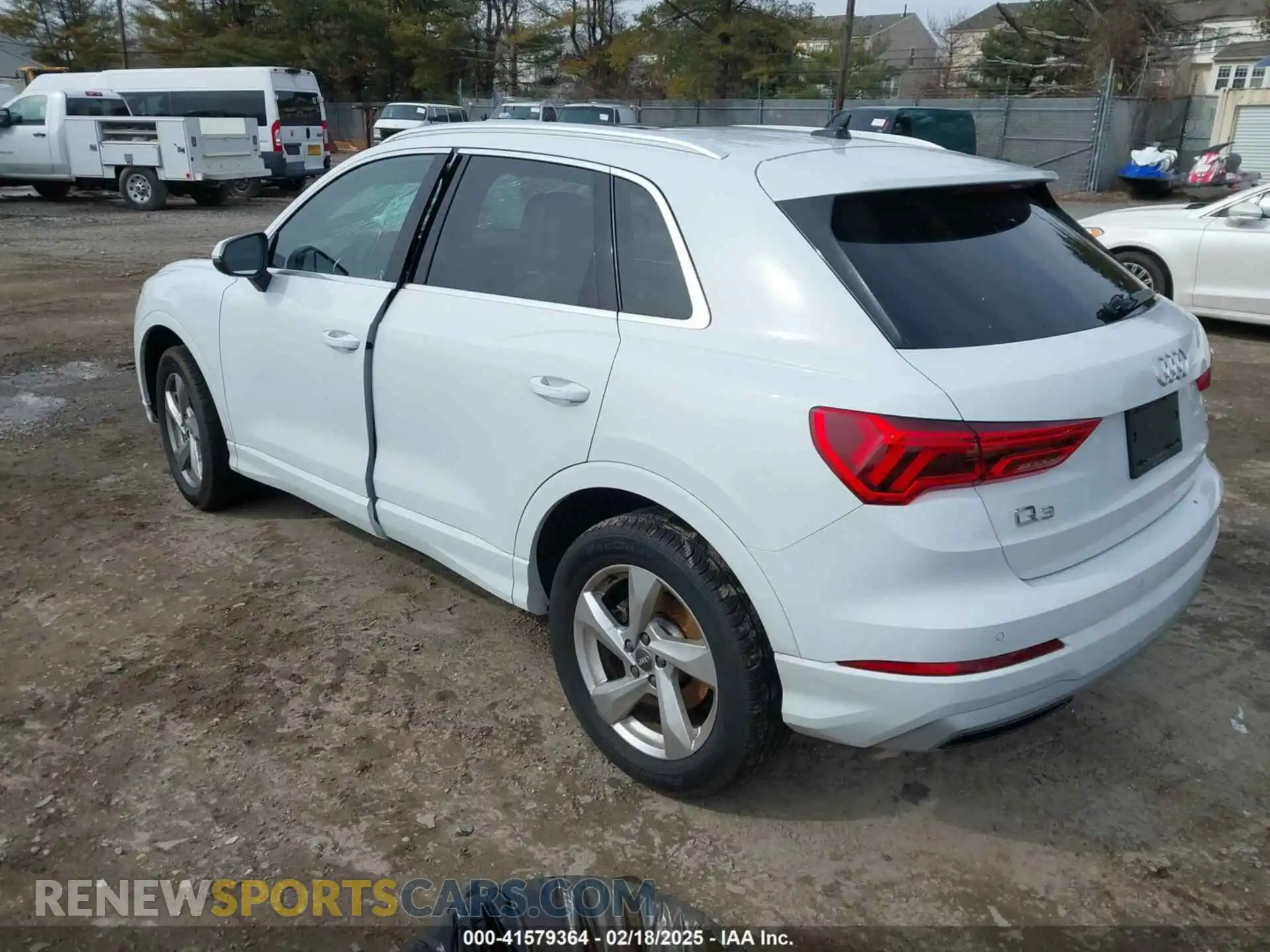 3 Photograph of a damaged car WA1BECF31K1082373 AUDI Q3 2019