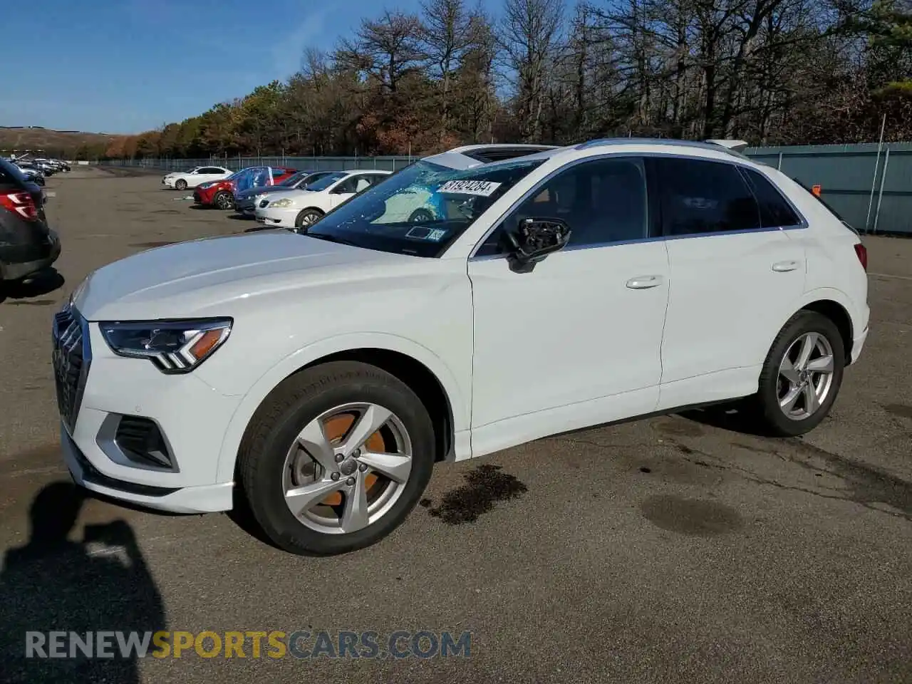 1 Photograph of a damaged car WA1BECF39K1064719 AUDI Q3 2019