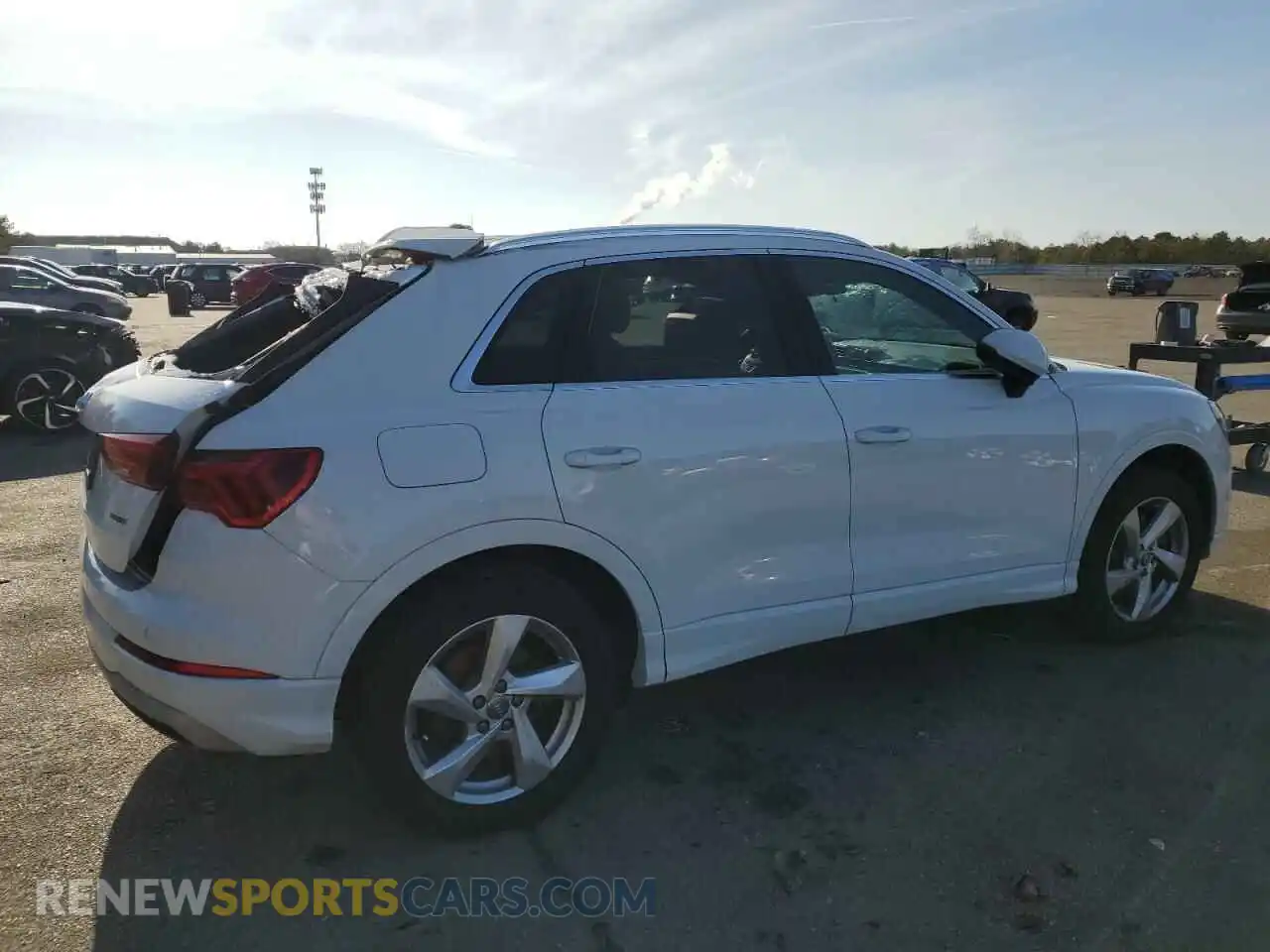 3 Photograph of a damaged car WA1BECF39K1064719 AUDI Q3 2019