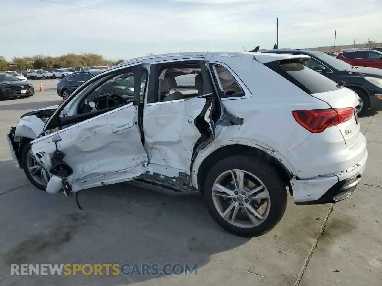 2 Photograph of a damaged car WA1FECF36K1074786 AUDI Q3 2019