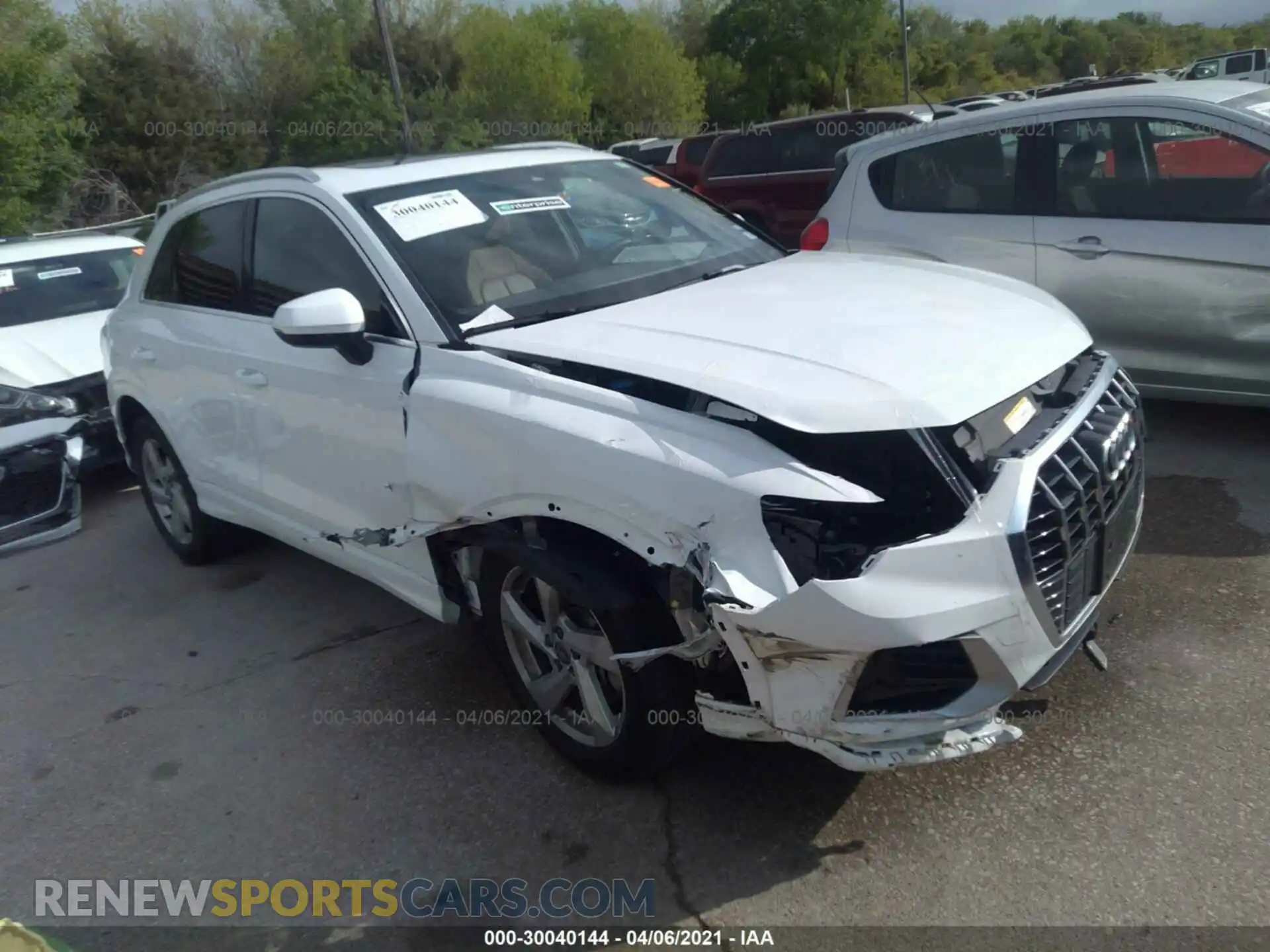 1 Photograph of a damaged car WA1AECF31L1033588 AUDI Q3 2020