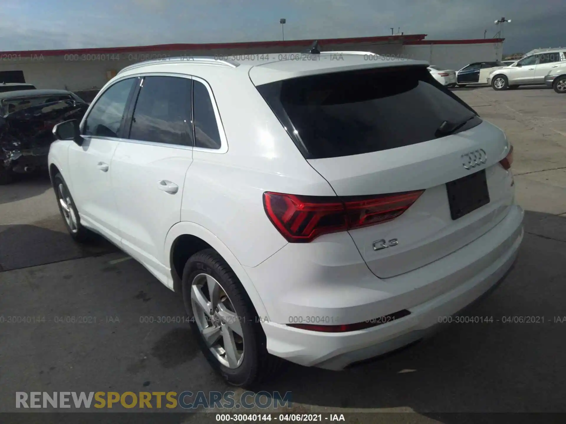 3 Photograph of a damaged car WA1AECF31L1033588 AUDI Q3 2020