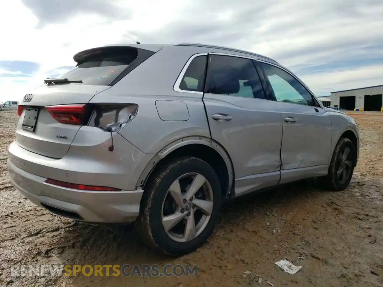 3 Photograph of a damaged car WA1AECF31L1040461 AUDI Q3 2020