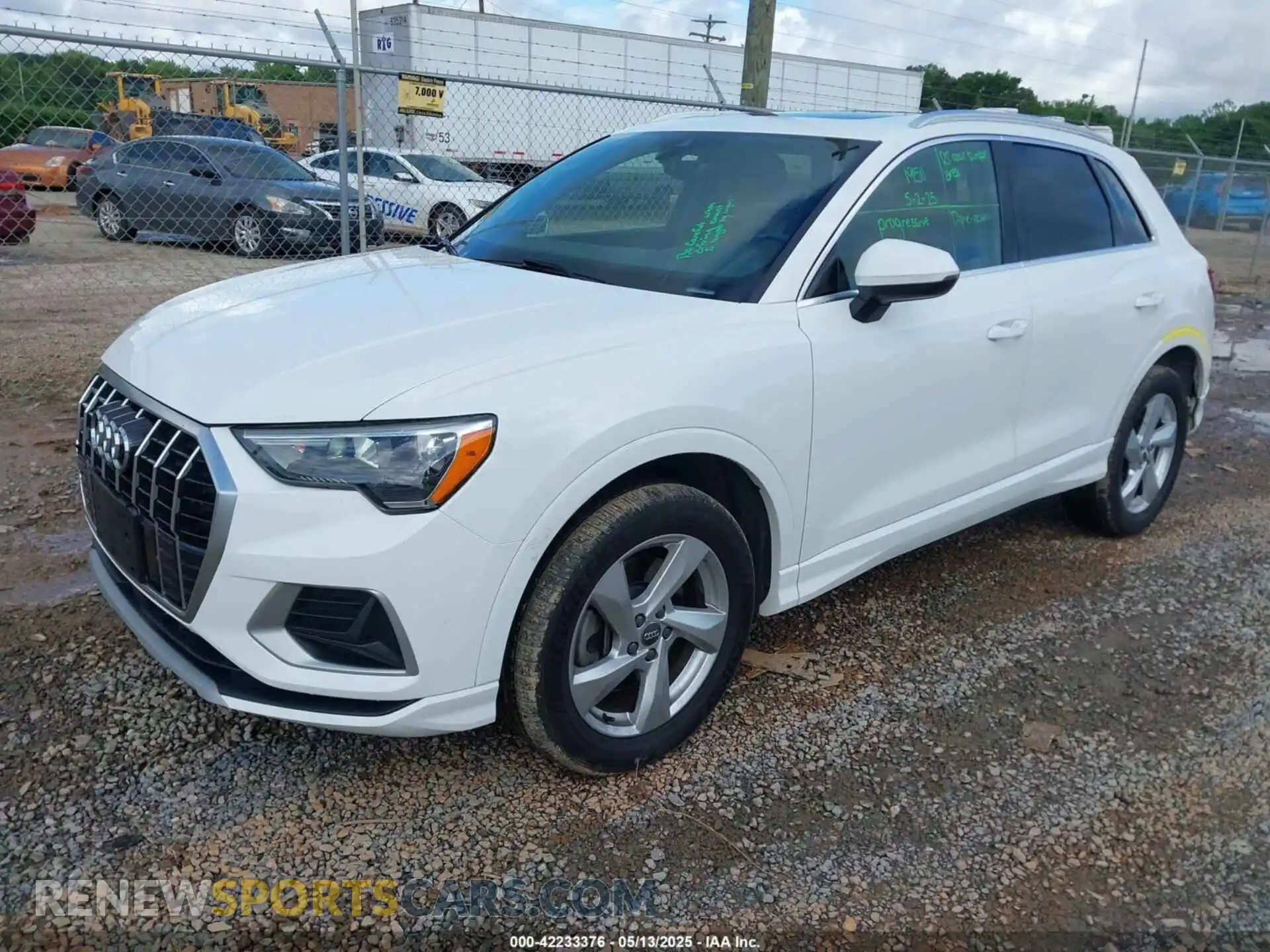 2 Photograph of a damaged car WA1AECF31L1052769 AUDI Q3 2020