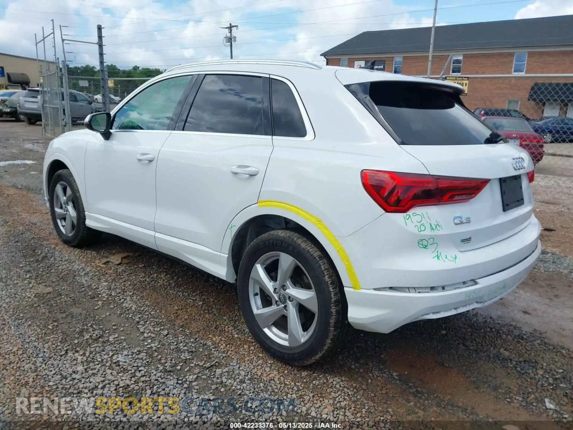 3 Photograph of a damaged car WA1AECF31L1052769 AUDI Q3 2020