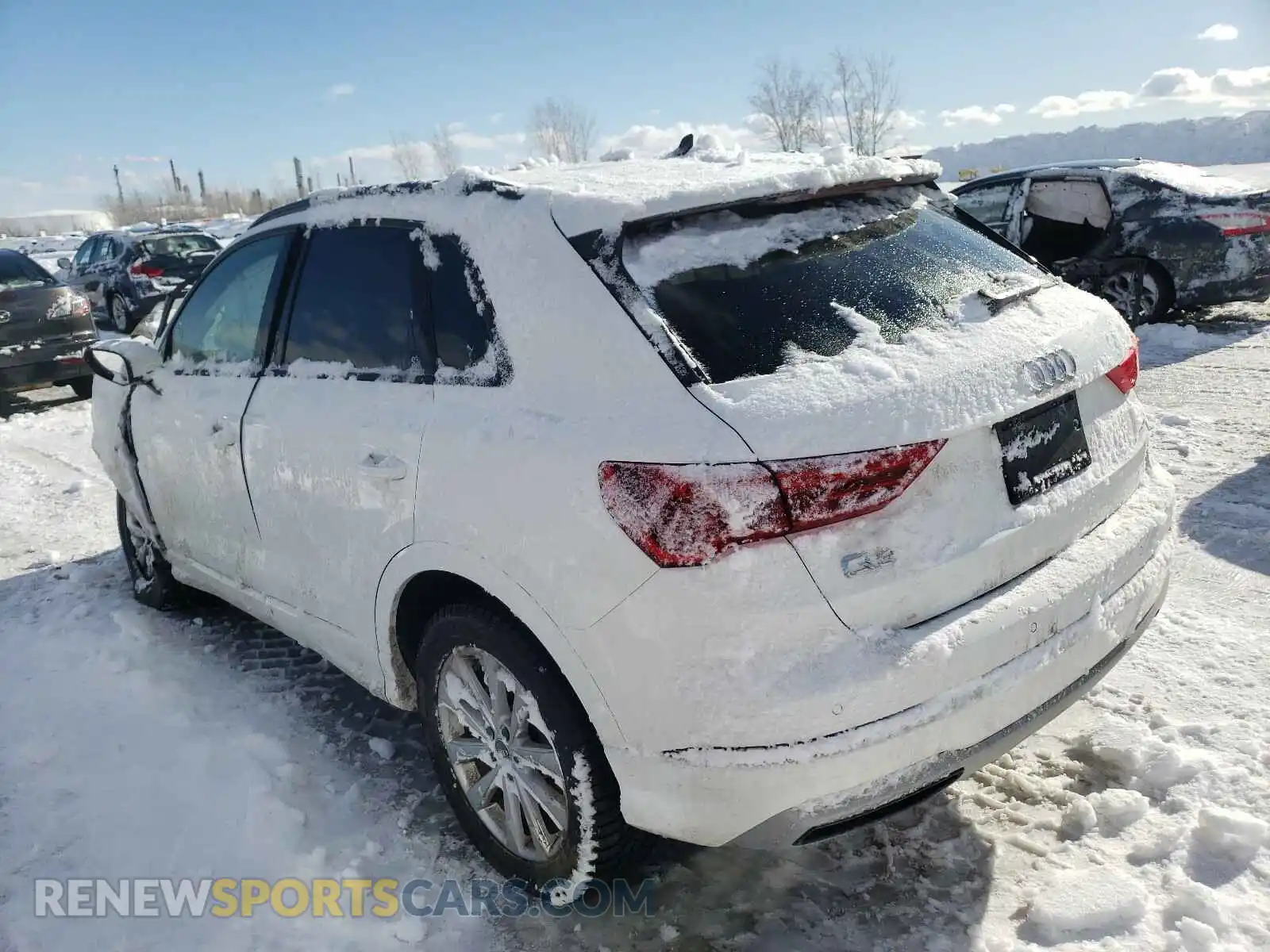 3 Photograph of a damaged car WA1AECF32L1007081 AUDI Q3 2020